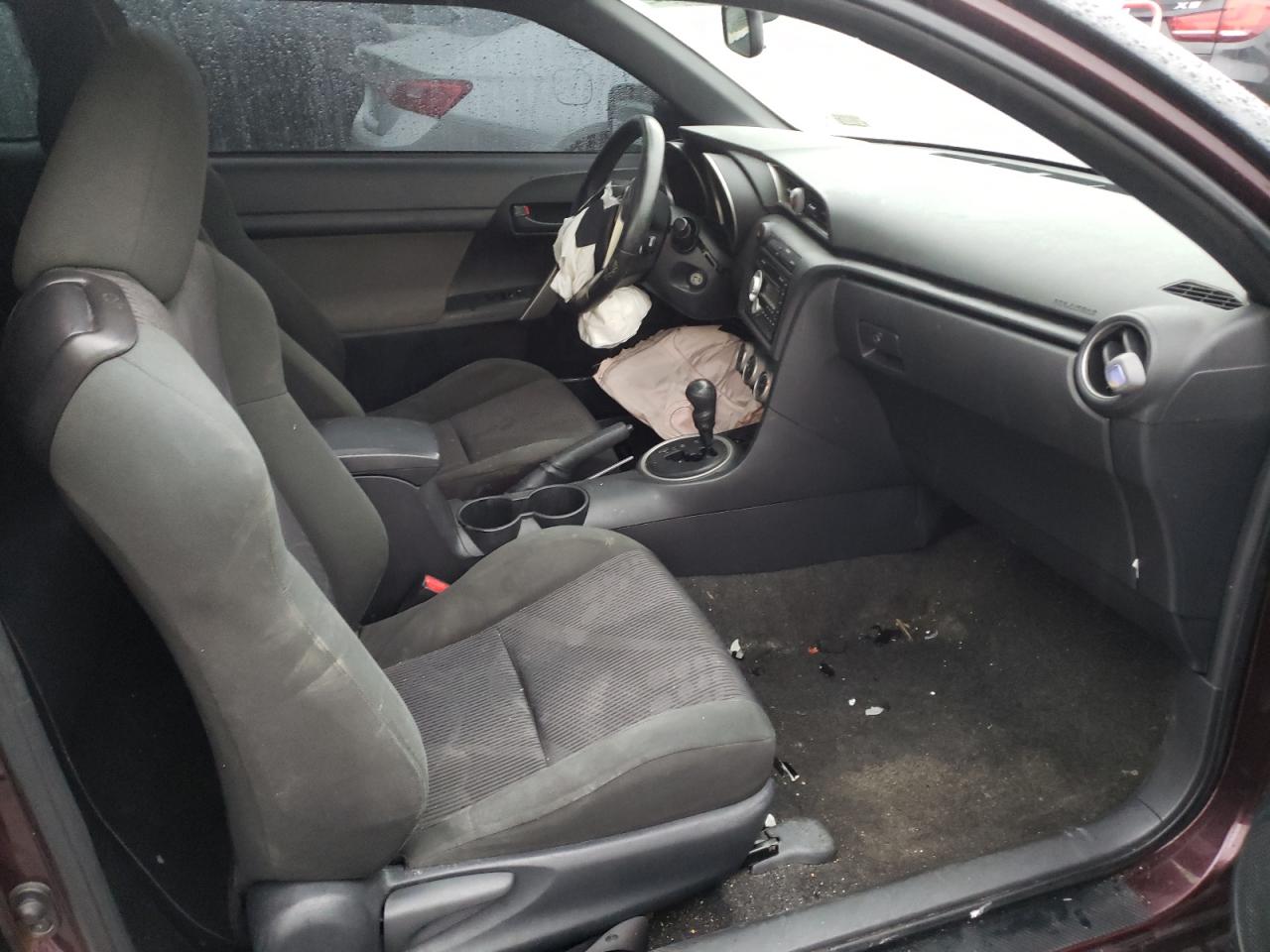 Photo 5 from auction – 2011 TOYOTA SCION TC with VIN JTKJF5C73B3018415