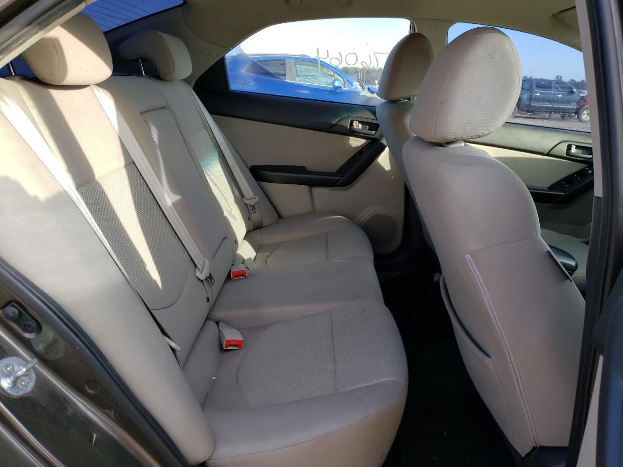 Photo 6 from auction – 2010 KIA FORTE EX with VIN KNAFU4A28A5180268