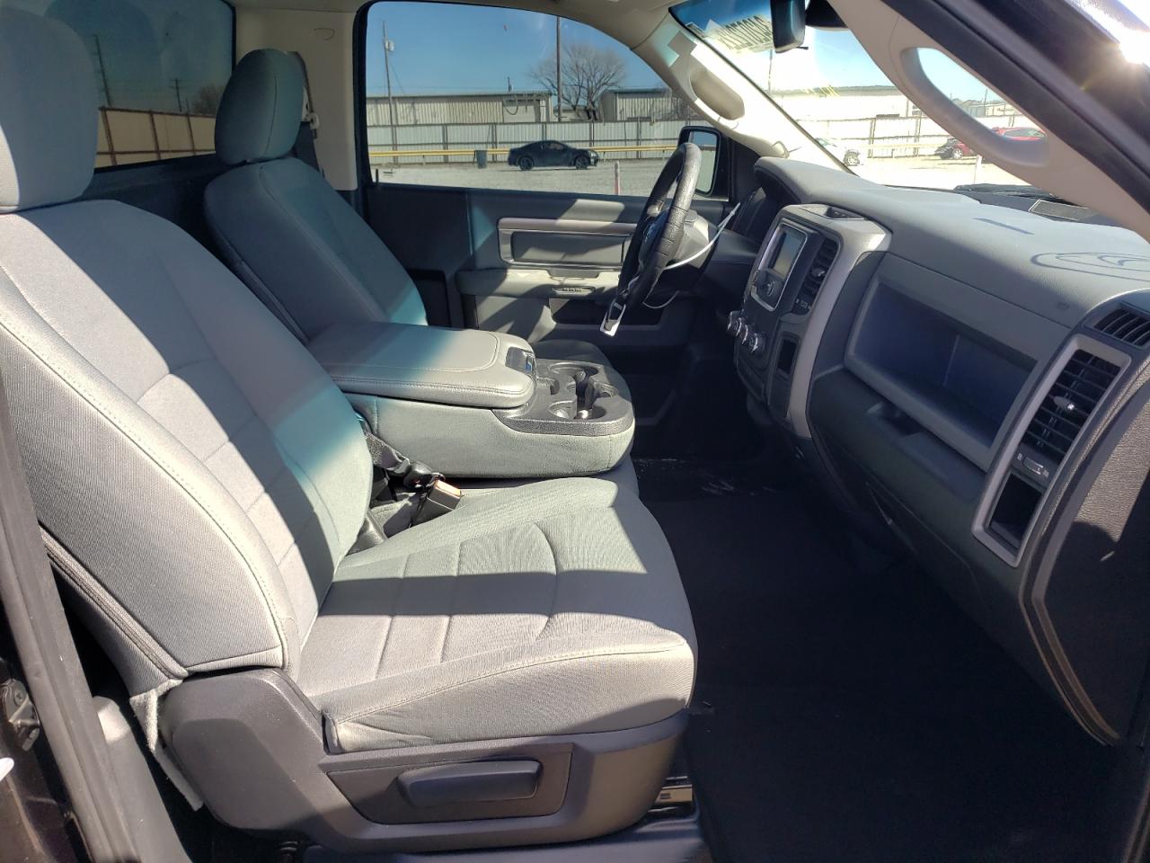 Photo 5 from auction – 2015 RAM 1500 ST with VIN 3C6JR6AG8FG707870