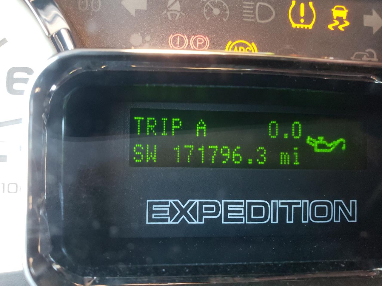 Photo 8 from auction – 2011 FORD EXPEDITION with VIN 1FMJK2A5XBEF04870