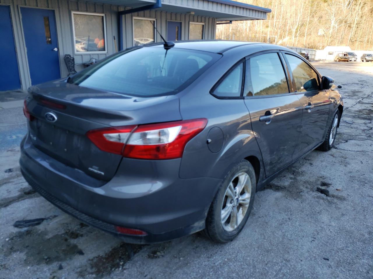 Photo 4 from auction – 2014 FORD FOCUS SE with VIN 1FADP3F27EL379968