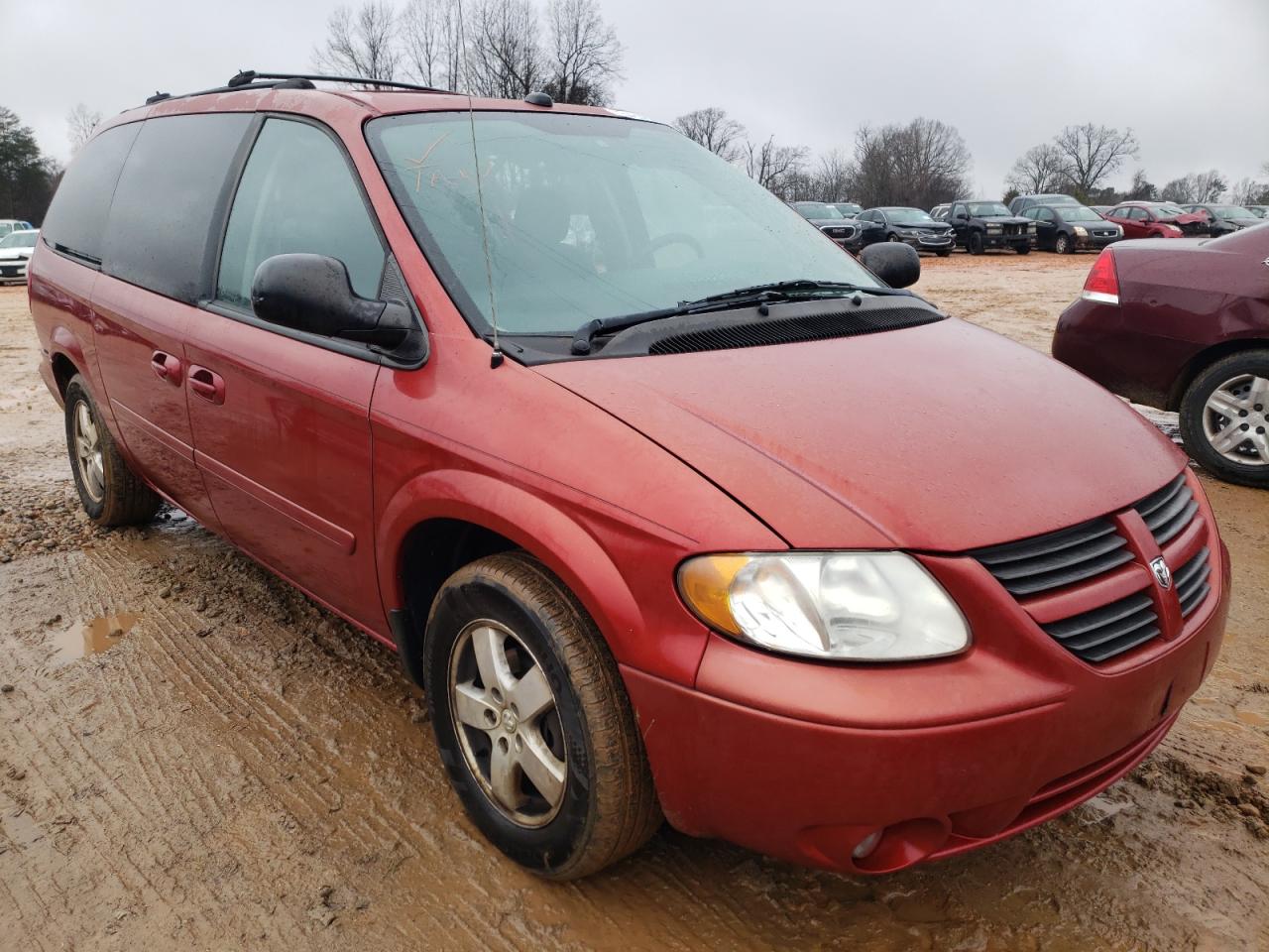DODGE GRAND CARA 2005 with VIN 2D4GP44LX5R511382 - Photo from auction