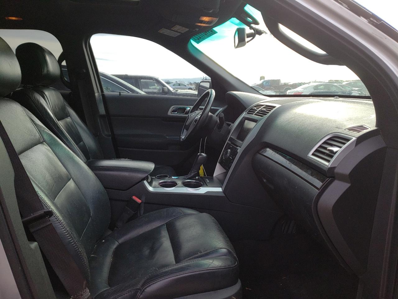 Photo 5 from auction – 2012 FORD EXPLORER L with VIN 1FMHK7F88CGA86104