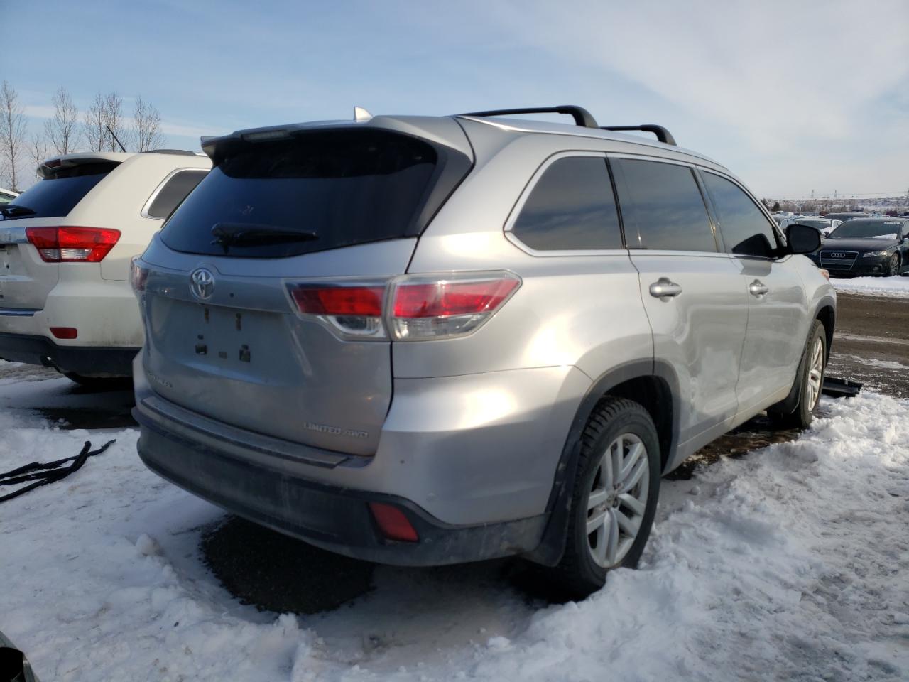 Photo 4 from auction – 2016 TOYOTA HIGHLANDER with VIN 5TDDKRFH0GS244199