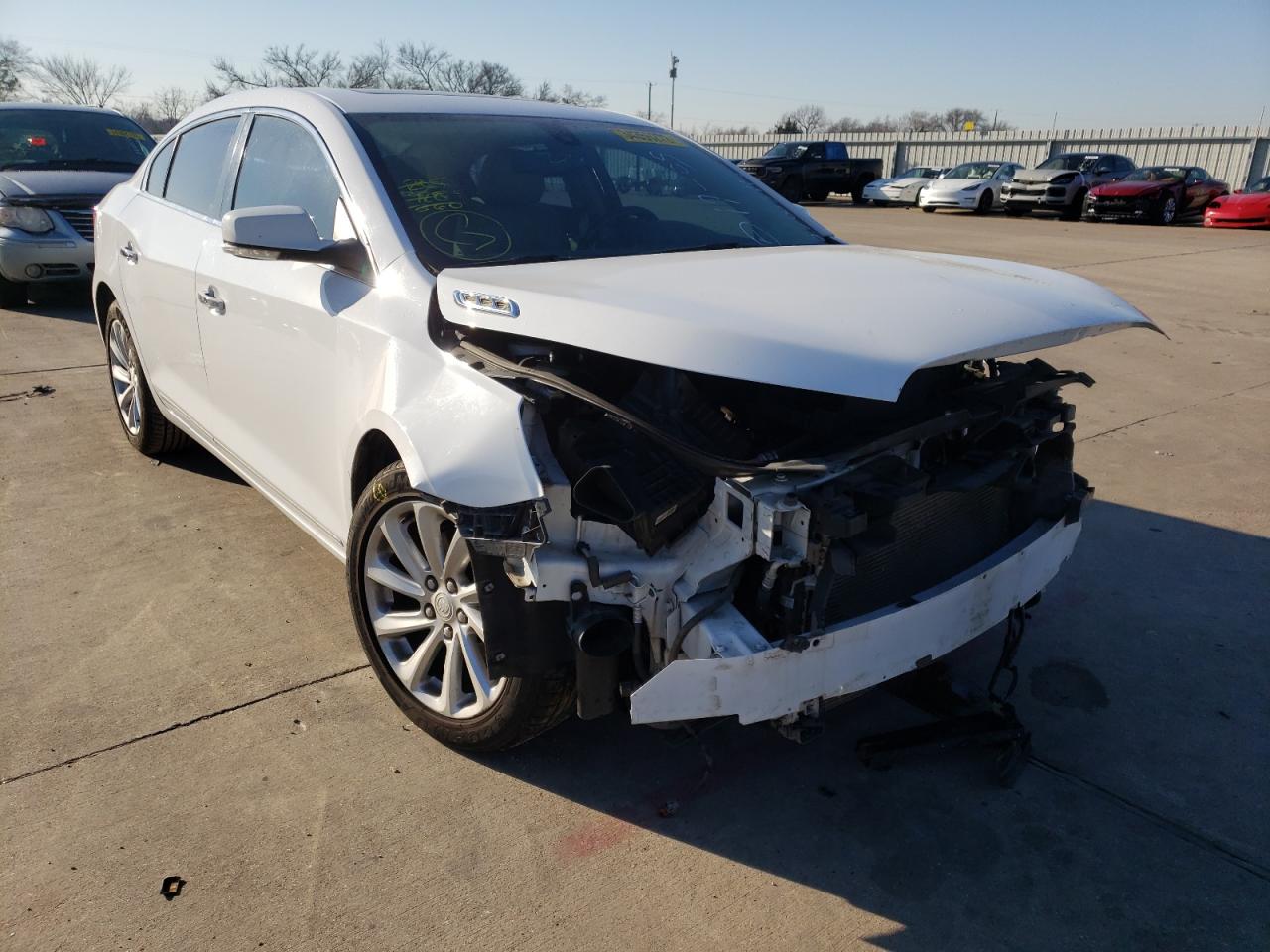 BUICK LACROSSE 2016 with VIN 1G4GB5G3XGF118193 - Photo from auction