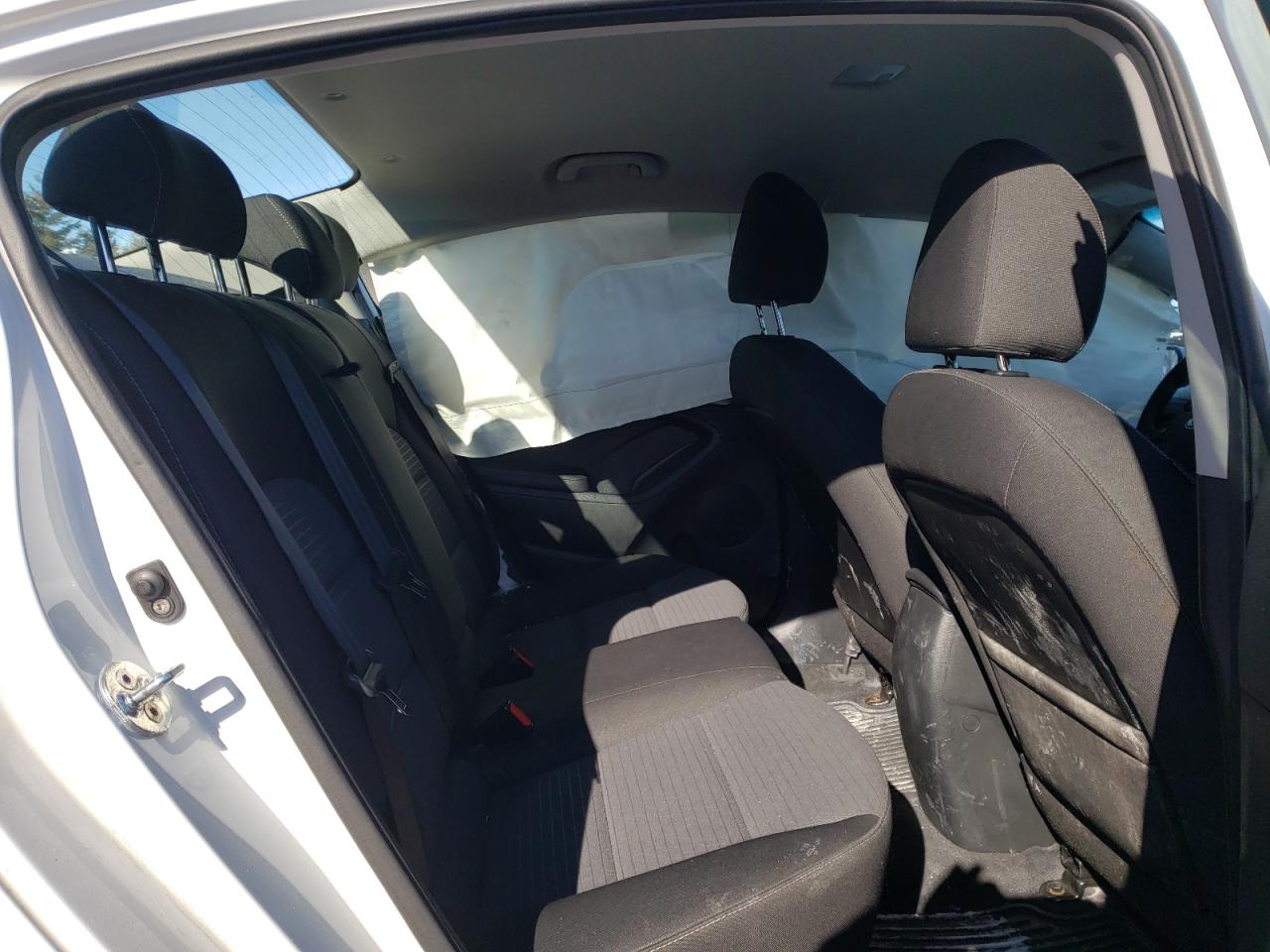Photo 6 from auction – 2017 KIA FORTE LX with VIN 3KPFL4A72HE034559