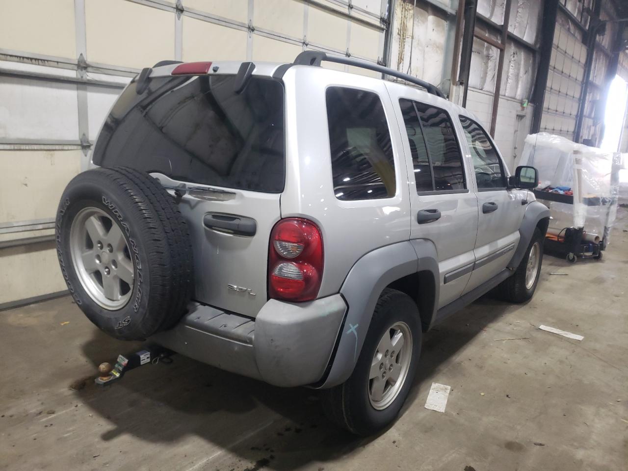 Photo 4 from auction – 2005 JEEP LIBERTY SP with VIN 1J4GL48K25W570132