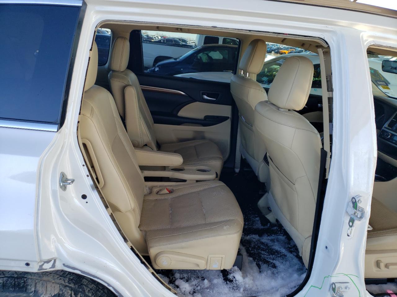 Photo 6 from auction – 2018 TOYOTA HIGHLANDER with VIN 5TDDZRFH2JS830079