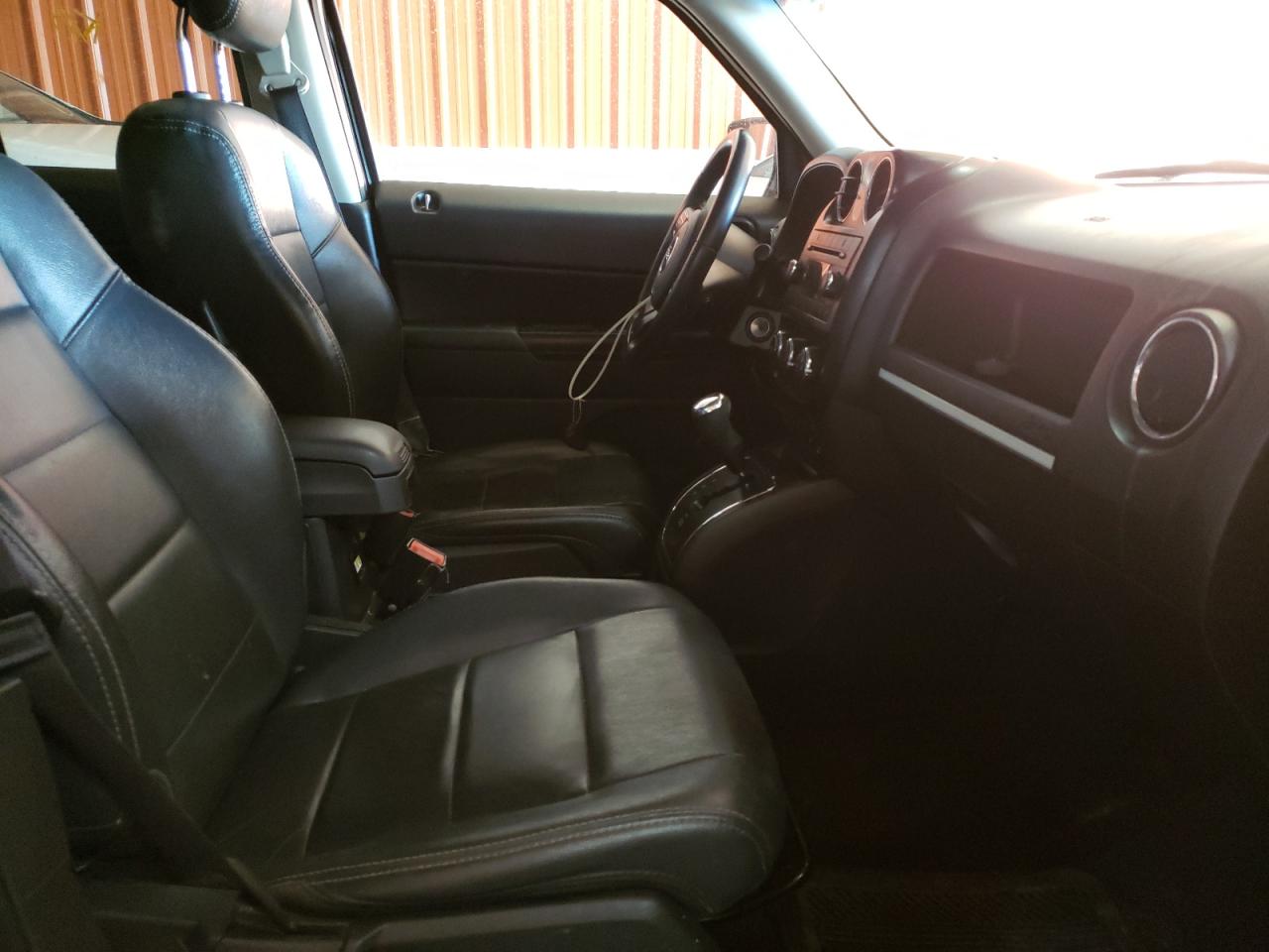 Photo 5 from auction – 2015 JEEP PATRIOT with VIN 1C4NJRAB2FD412056