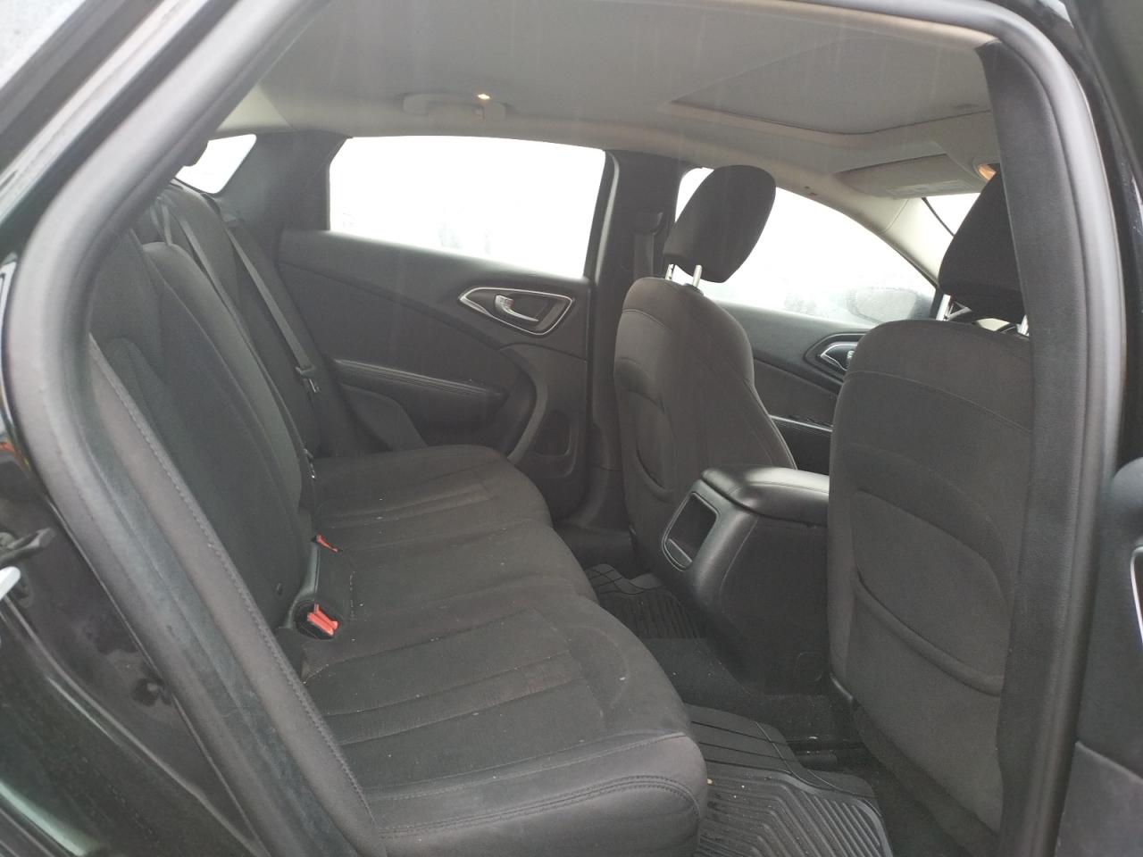 Zdjęcie 6 z aukcji – 2015 CHRYSLER 200 LIMITE z VIN 1C3CCCAB6FN726712