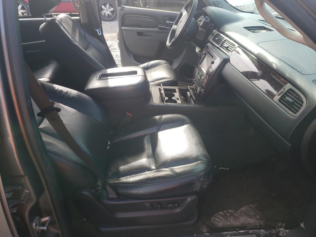 Photo 5 from auction – 2012 GMC YUKON DENA with VIN 1GKS2EEFXCR252744