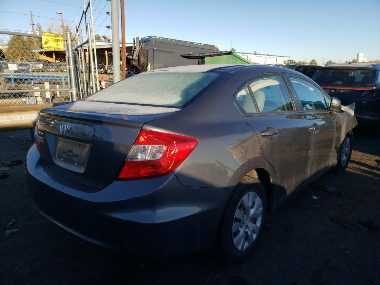 Photo 4 from auction – 2012 HONDA CIVIC LX with VIN 2HGFB2F58CH599685