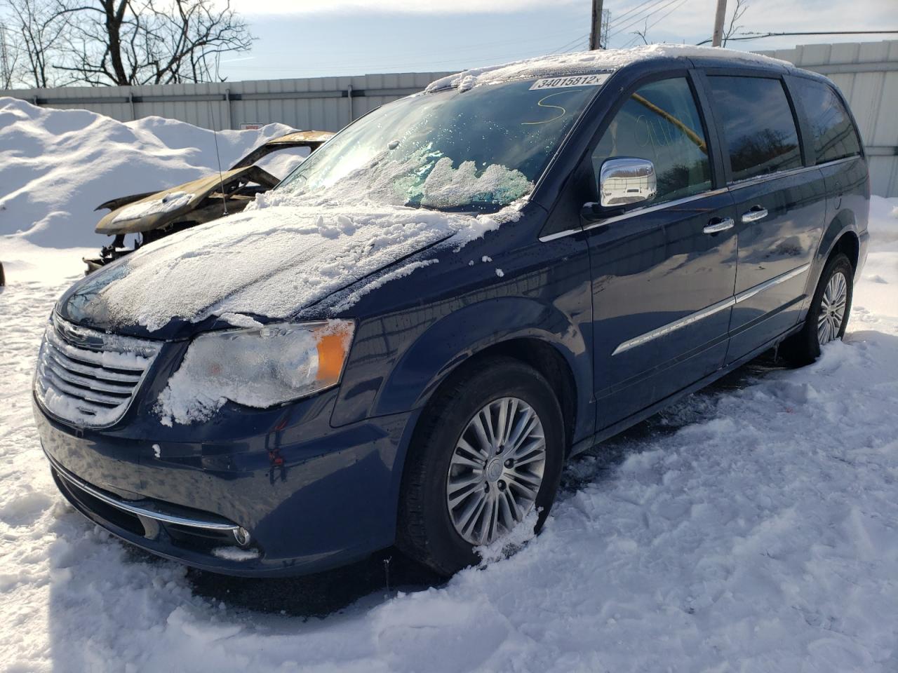 Photo 2 from auction – 2013 CHRYSLER TOWN & COU with VIN 2C4RC1CG5DR542428