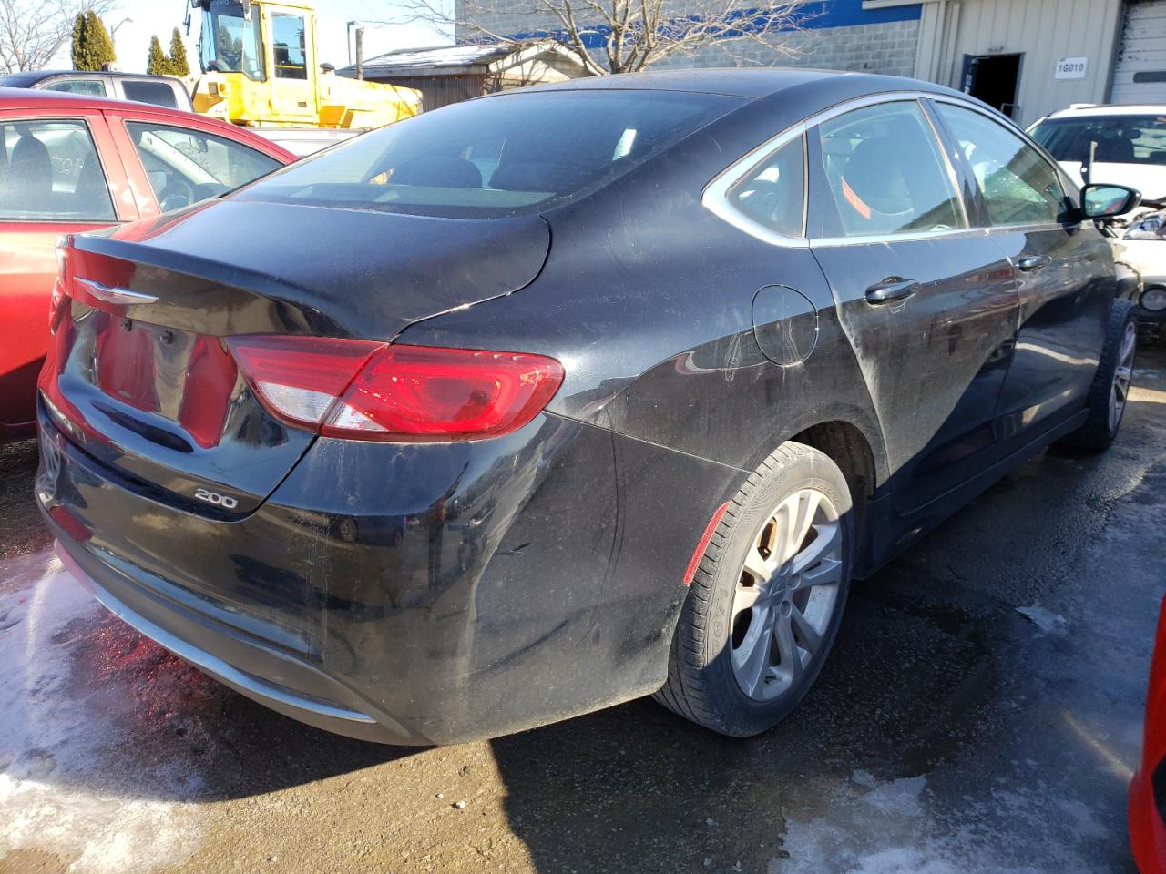 Photo 4 from auction – 2015 CHRYSLER 200 LIMITE with VIN 1C3CCCAB5FN502587
