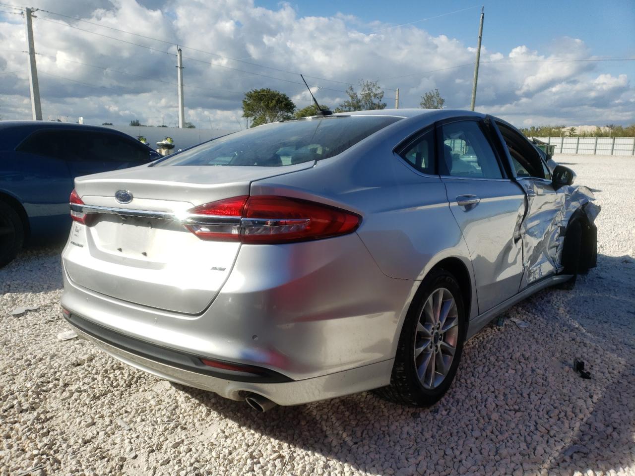 Photo 4 from auction – 2017 FORD FUSION SE with VIN 3FA6P0H77HR107958