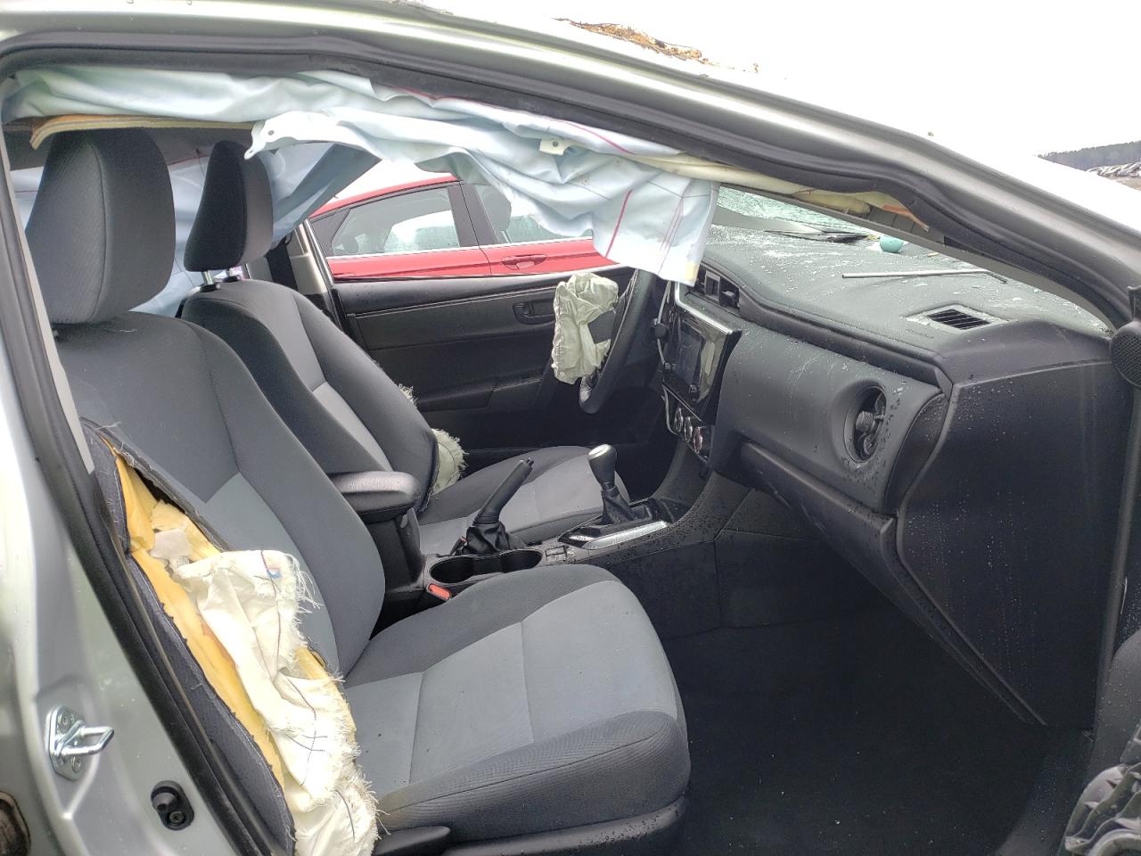 Photo 5 from auction – 2018 TOYOTA COROLLA L with VIN 5YFBURHEXJP743693