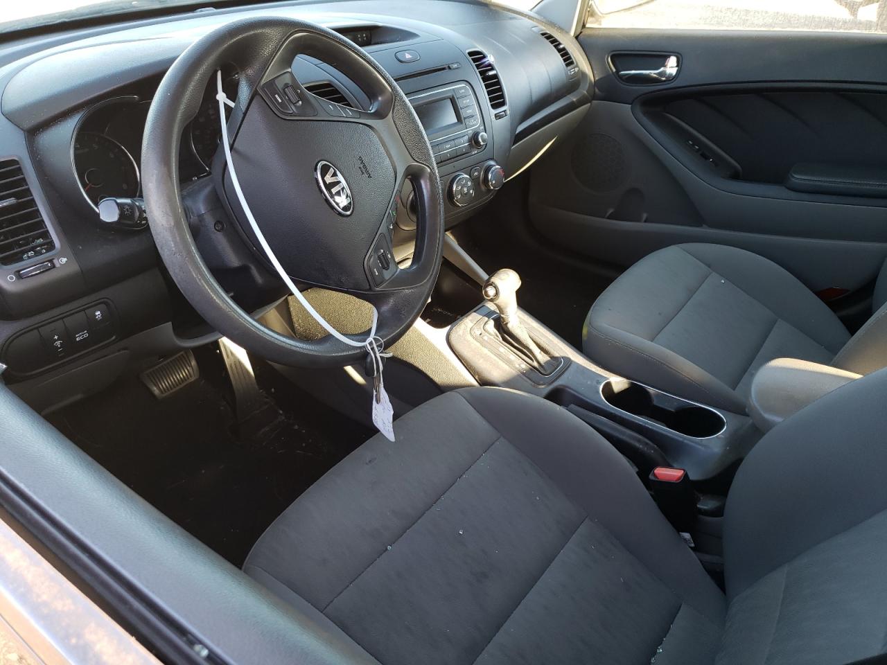 Photo 9 from auction – 2015 KIA FORTE LX with VIN KNAFK4A61F5390212