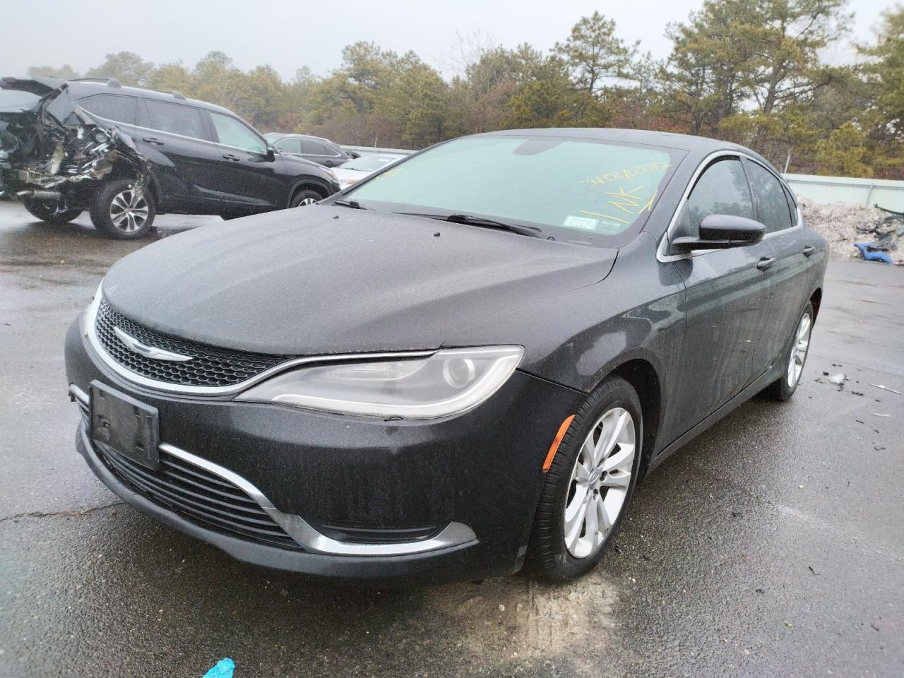 Photo 2 from auction – 2015 CHRYSLER 200 LIMITE with VIN 1C3CCCAB6FN726712