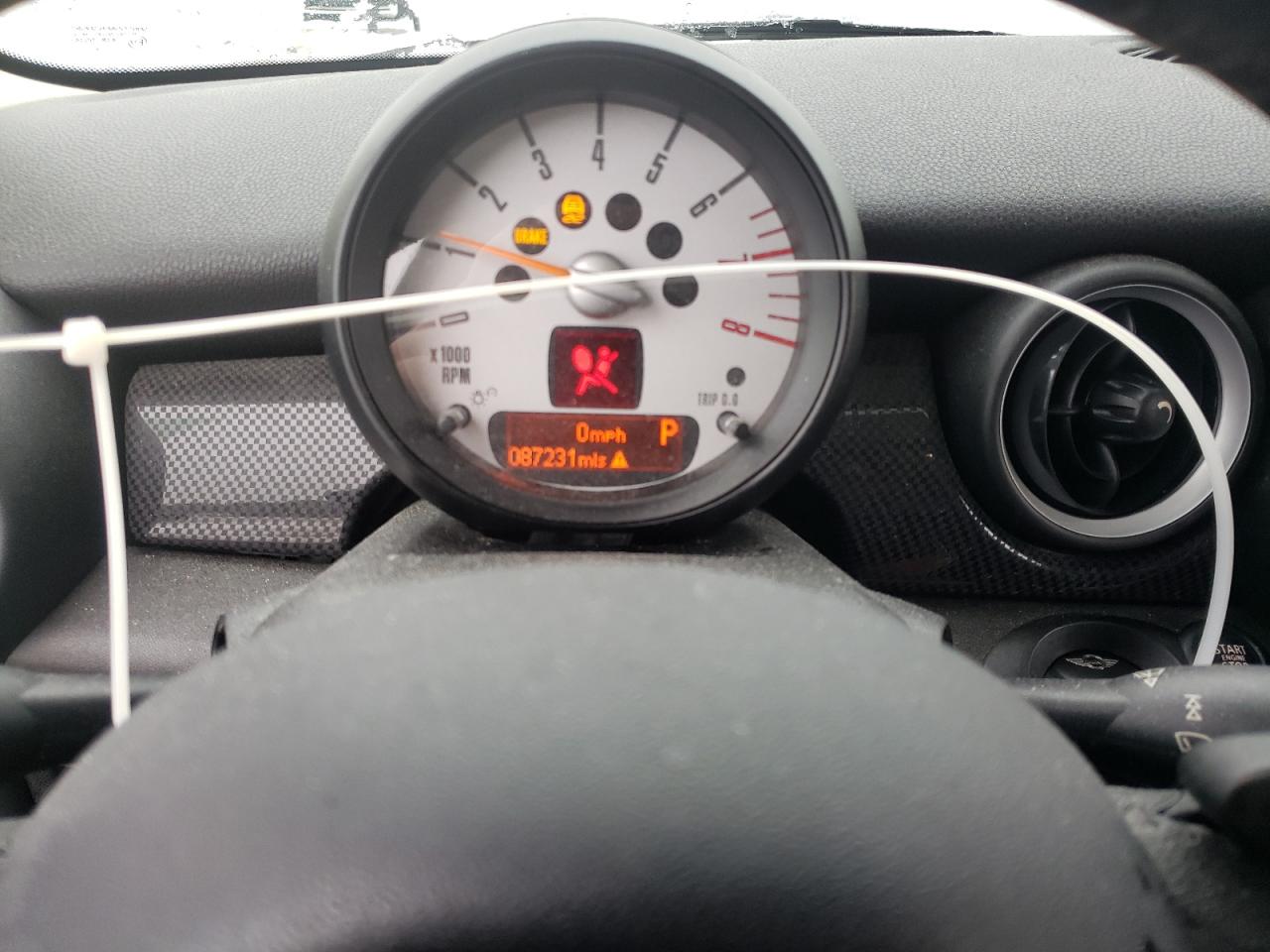 Photo 8 from auction – 2014 MINI COOPER S C with VIN WMWZG3C5XET800738