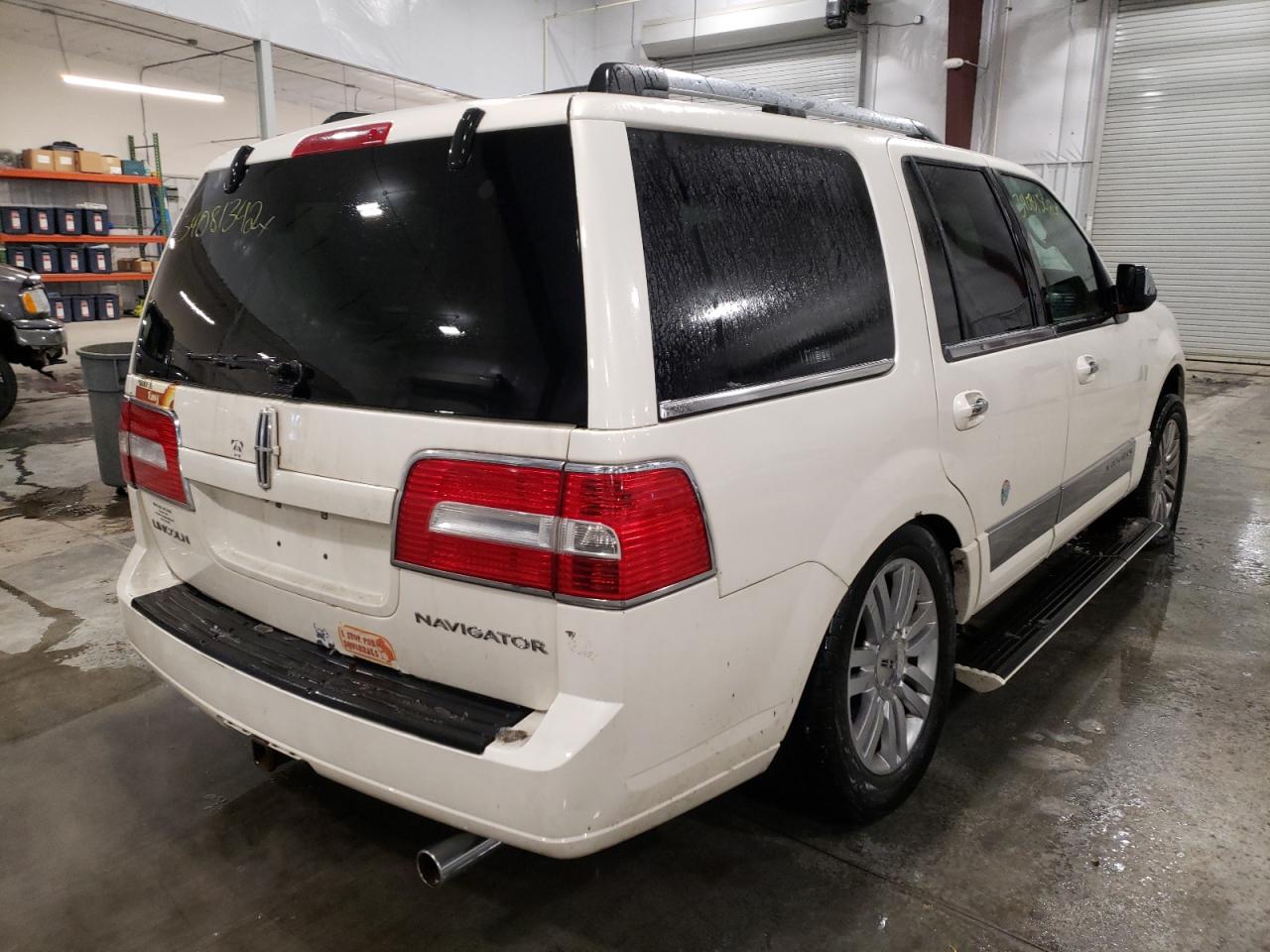 Photo 4 from auction – 2008 LINCOLN NAVIGATOR with VIN 5LMFU28598LJ07030