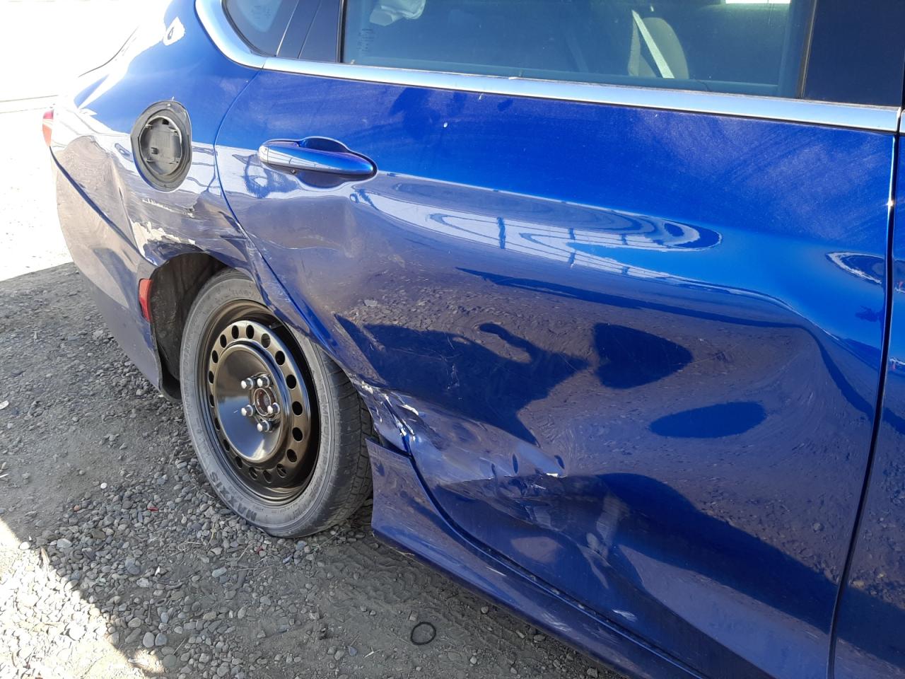 Photo 9 from auction – 2015 CHRYSLER 200 LIMITE with VIN 1C3CCCABXFN696548