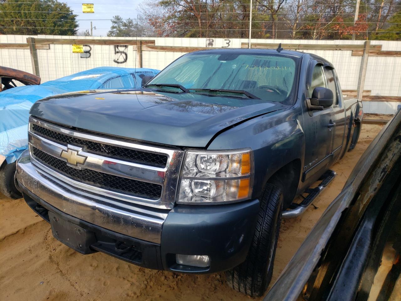 Photo 2 from auction – 2007 CHEVROLET SILVERADO with VIN 1GCEK19J07Z510176