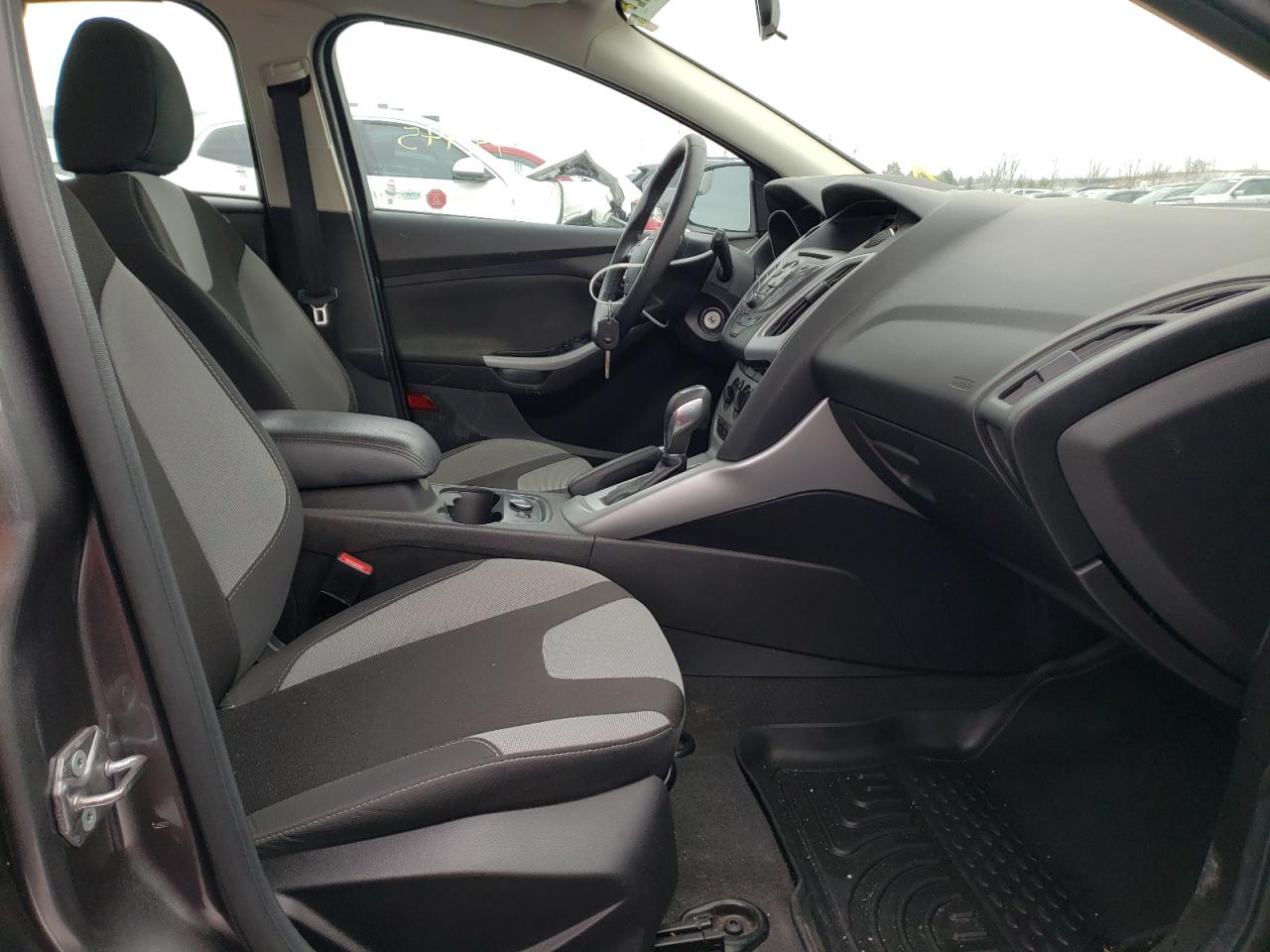 Photo 5 from auction – 2014 FORD FOCUS SE with VIN 1FADP3K21EL395010