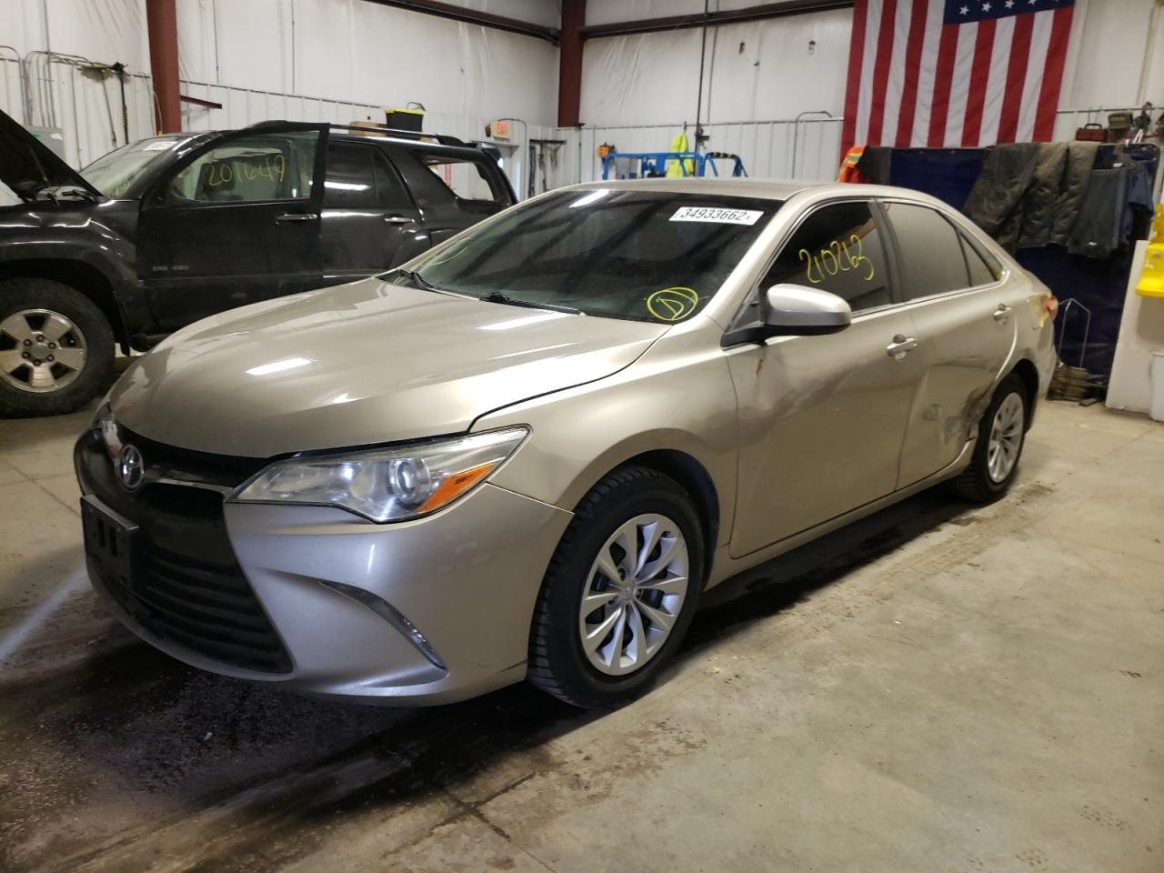 Photo 2 from auction – 2015 TOYOTA CAMRY LE with VIN 4T4BF1FK5FR499628