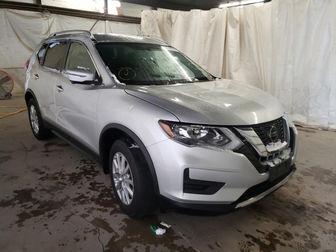 NISSAN ROGUE S 2018 with VIN KNMAT2MV9JP589300 - Photo from auction