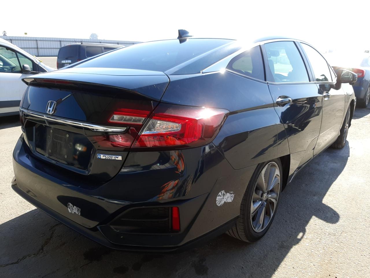 Photo 4 from auction – 2018 HONDA CLARITY with VIN JHMZC5F10JC014040
