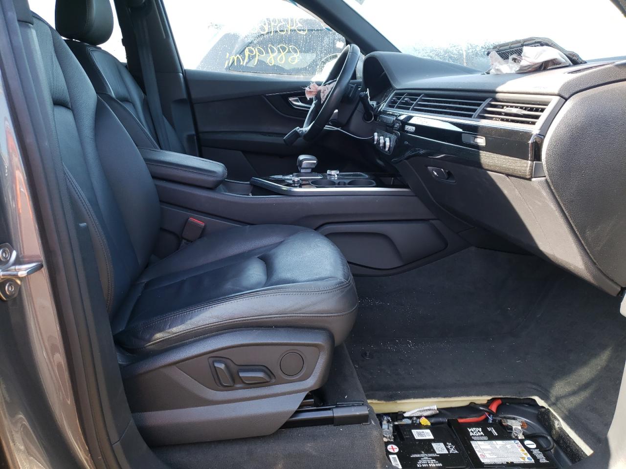 Photo 5 from auction – 2017 AUDI Q7 PREMIUM with VIN WA1AHAF78HD044852