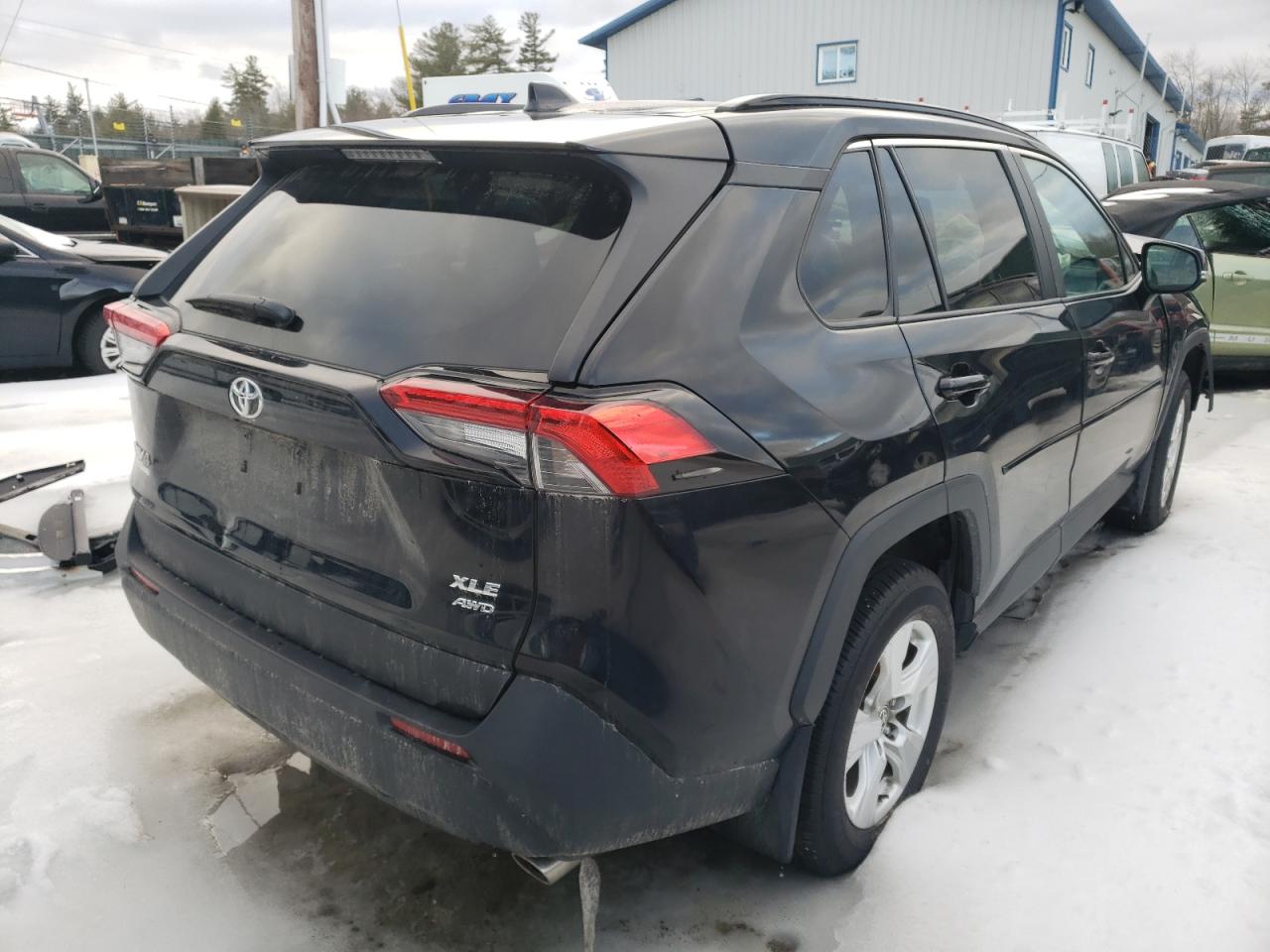 Photo 4 from auction – 2021 TOYOTA RAV4 XLE with VIN 2T3P1RFV6MC184284