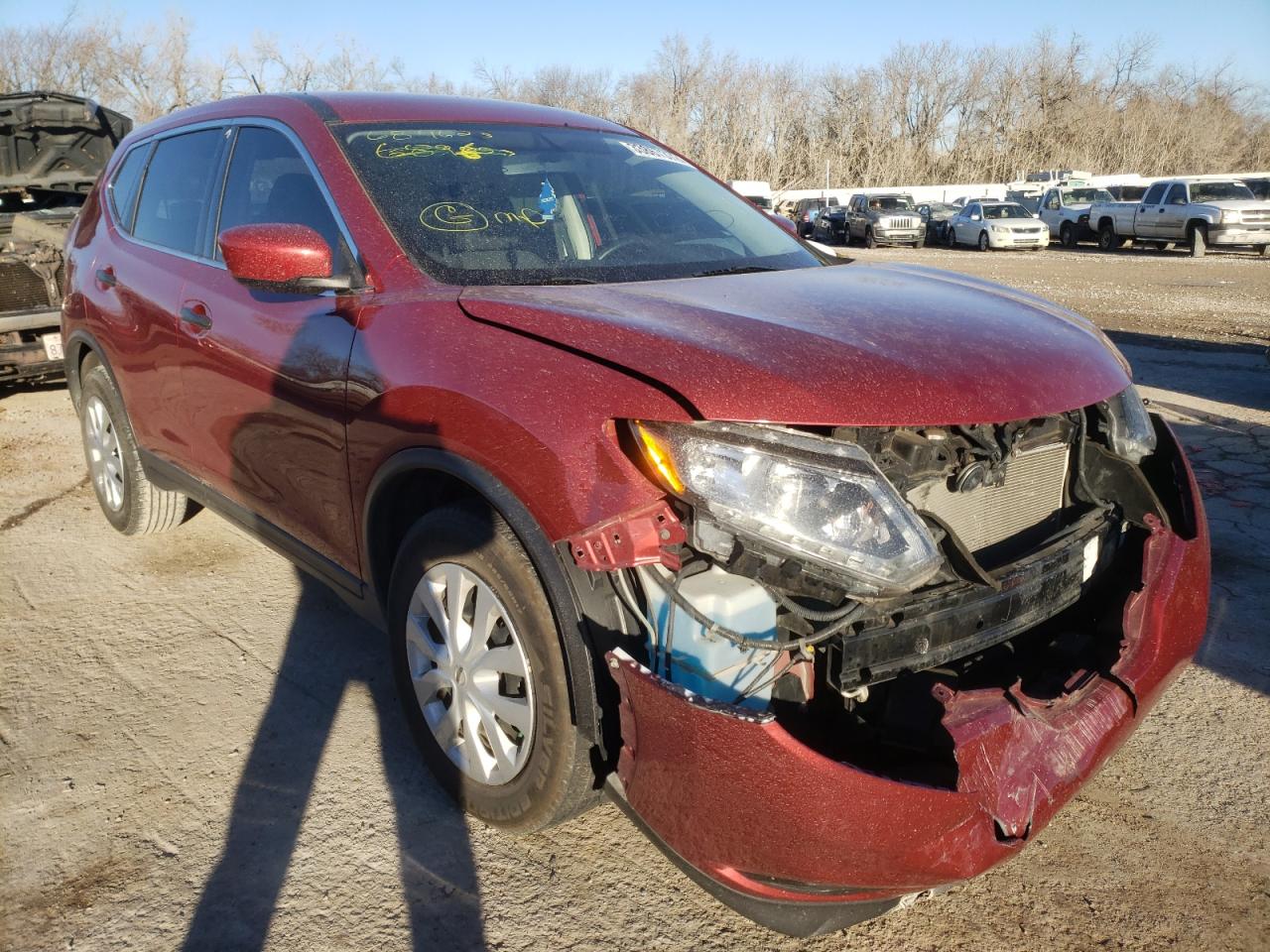 NISSAN ROGUE S 2016 with VIN KNMAT2MT8GP689623 - Photo from auction