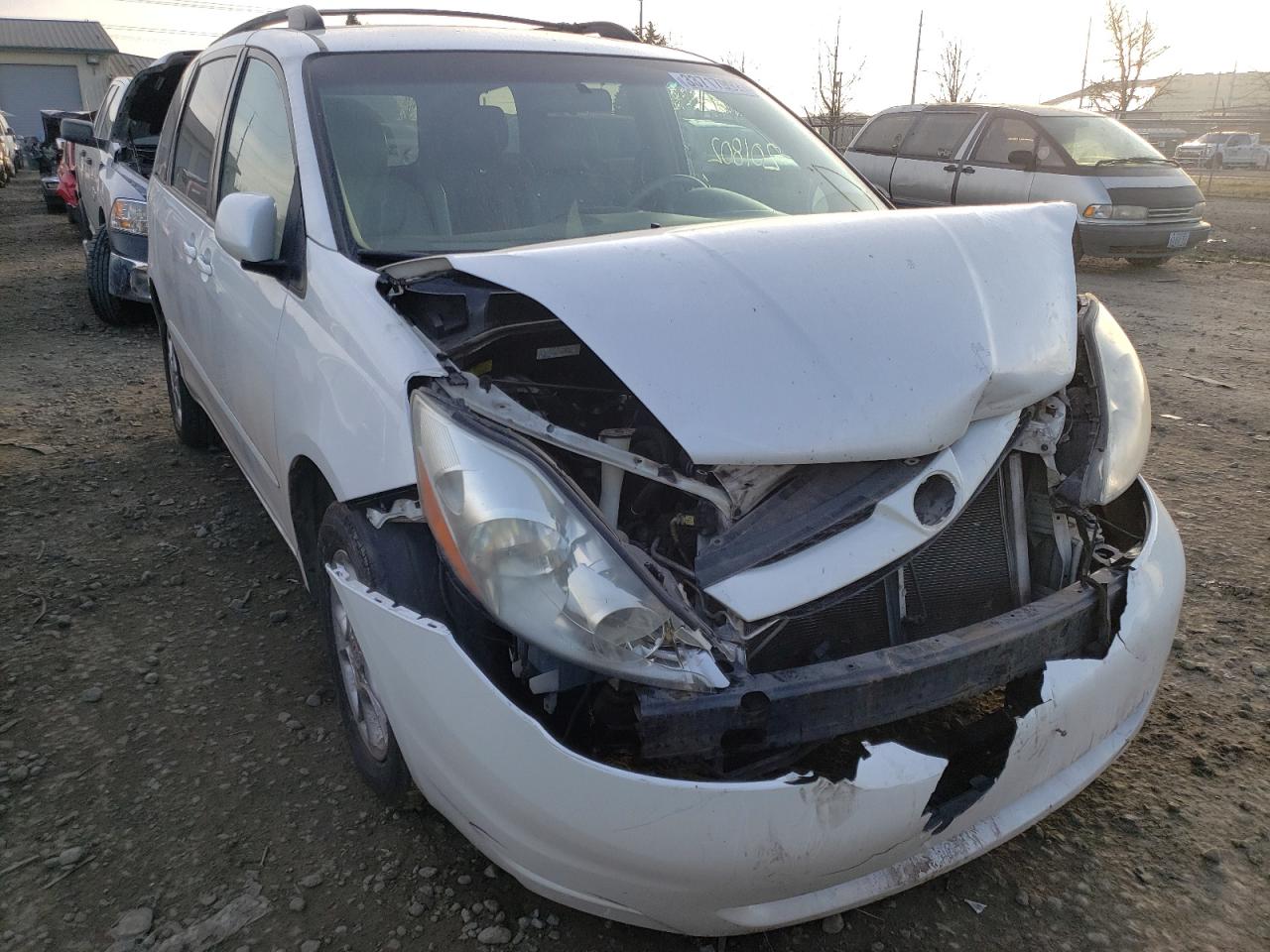 TOYOTA SIENNA XLE 2006 with VIN 5TDBA22C56S067904 - Photo from auction
