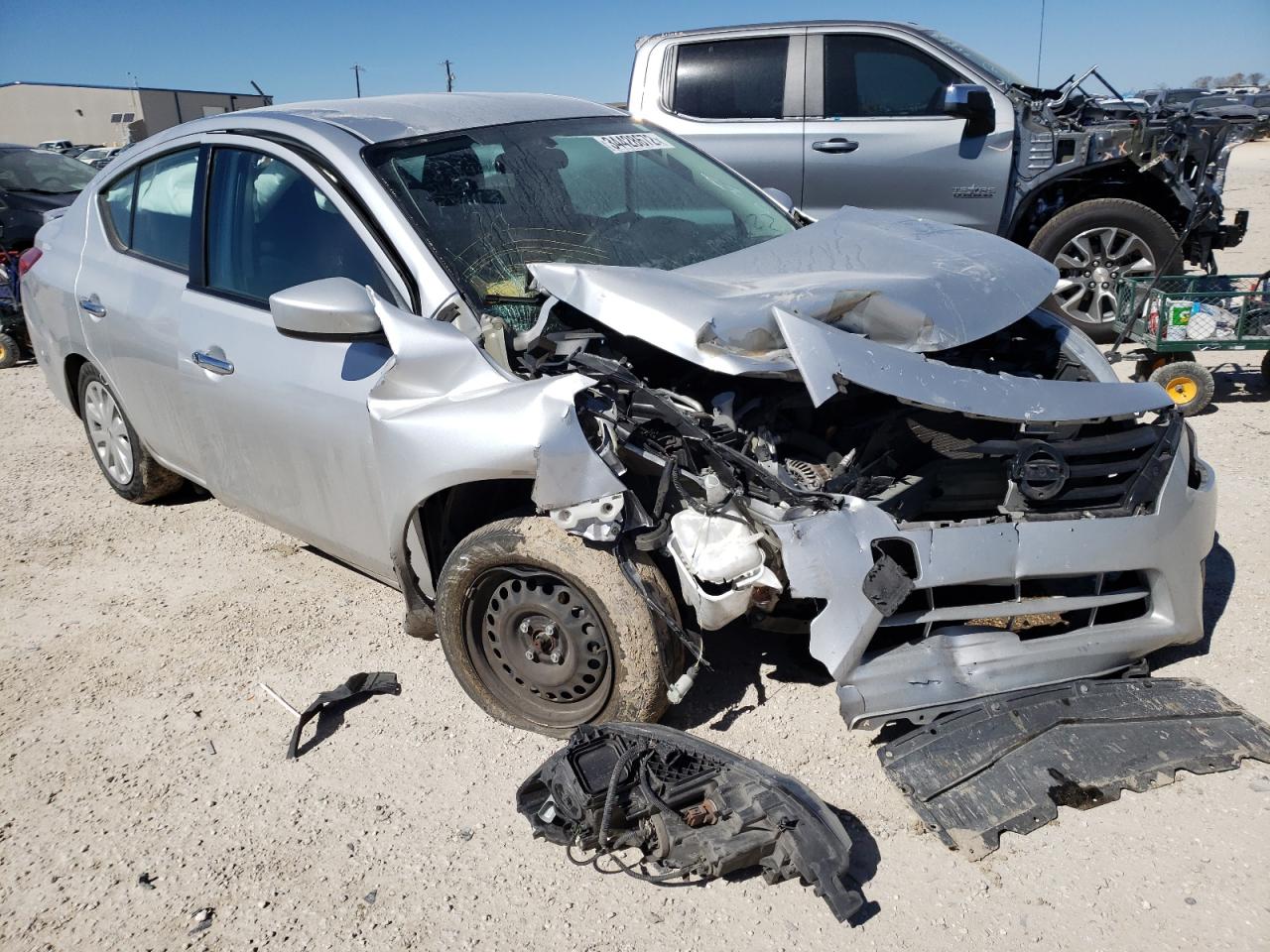 NISSAN VERSA S 2019 with VIN 3N1CN7AP3KL839118 - Photo from auction