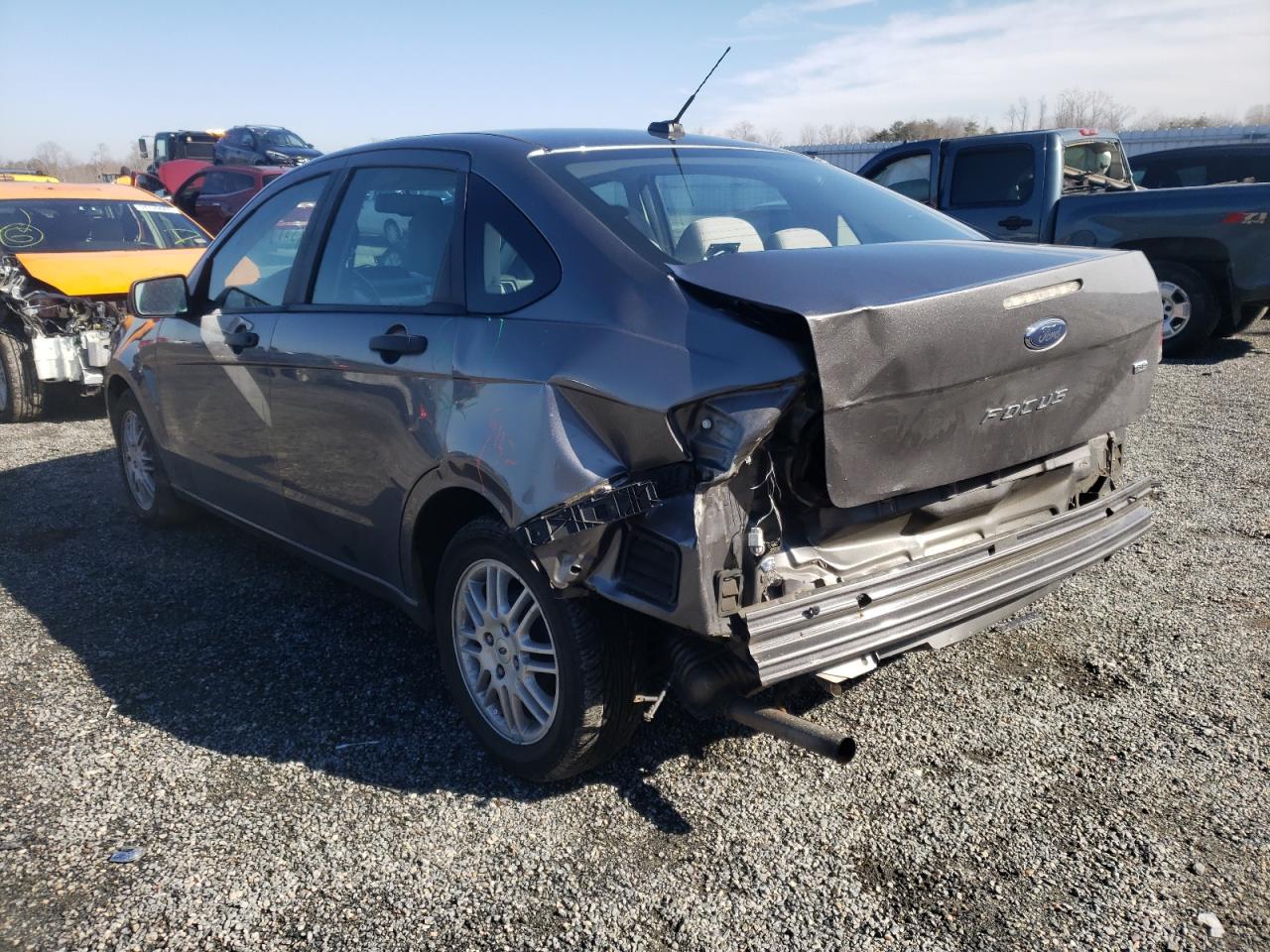 Foto 3 de la subasta – 2011 FORD FOCUS SE con VIN 1FAHP3FN0BW160176