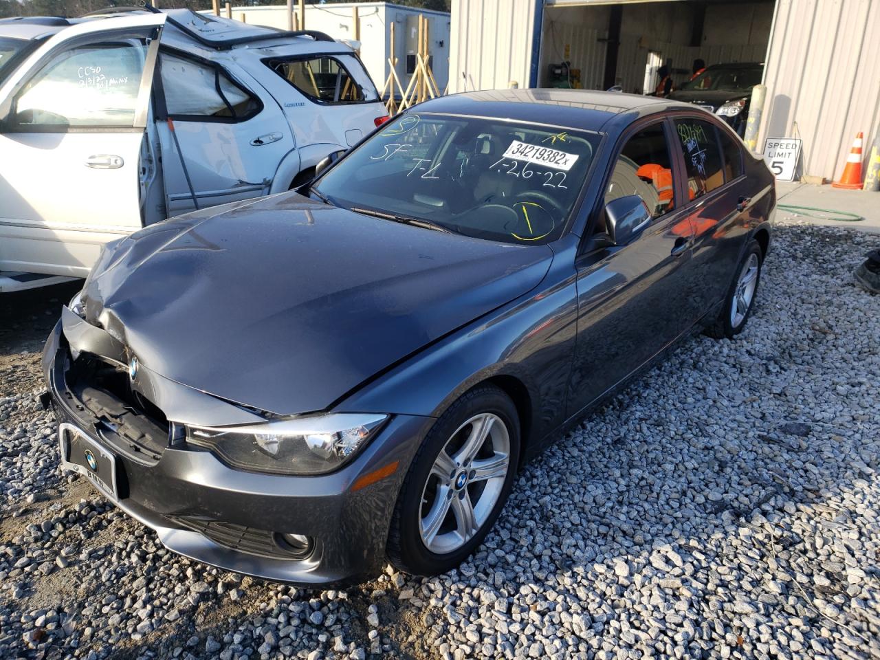 Photo 2 from auction – 2014 BMW 320 I with VIN WBA3B1G56ENS81176