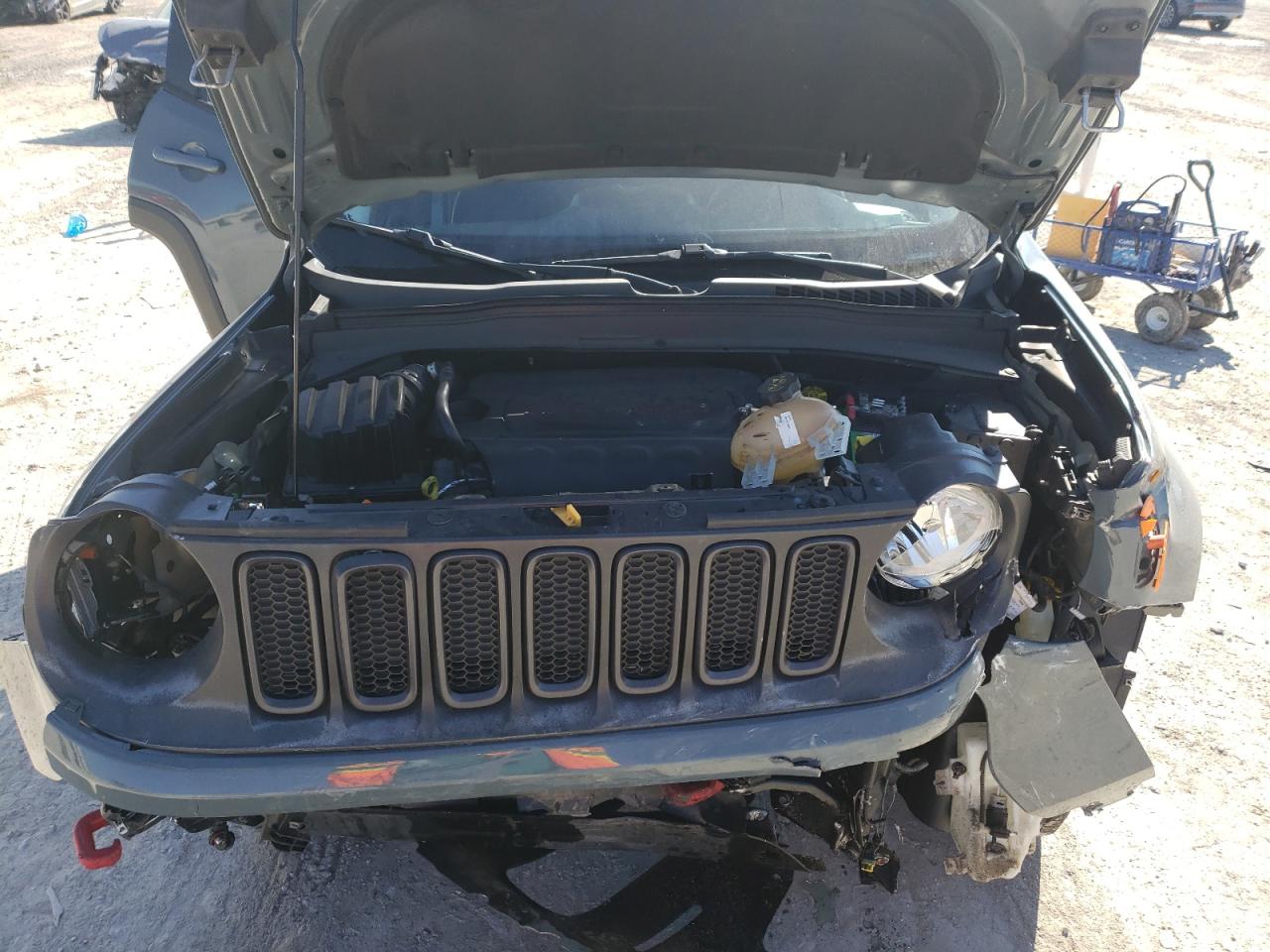 Photo 7 from auction – 2016 JEEP RENEGADE T with VIN ZACCJBCT8GPD62030
