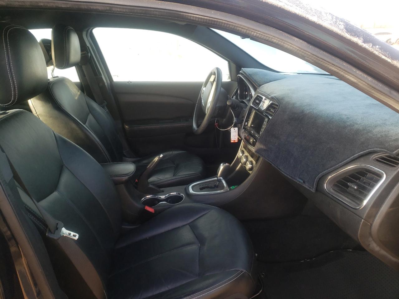 Photo 5 from auction – 2012 CHRYSLER 200 LIMITE with VIN 1C3CCBCB5CN306331