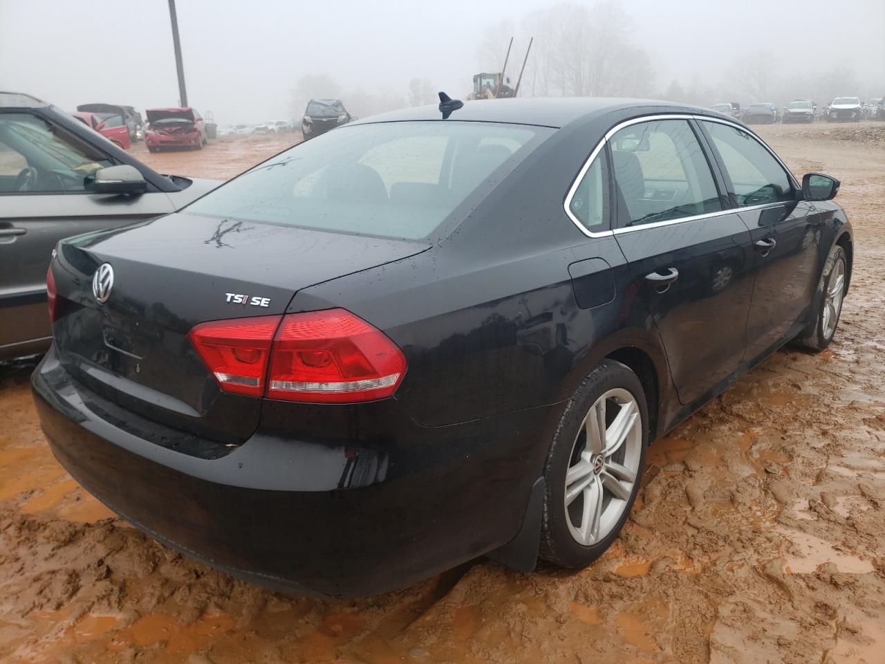 Photo 4 from auction – 2014 VOLKSWAGEN PASSAT SE with VIN 1VWBT7A30EC070487