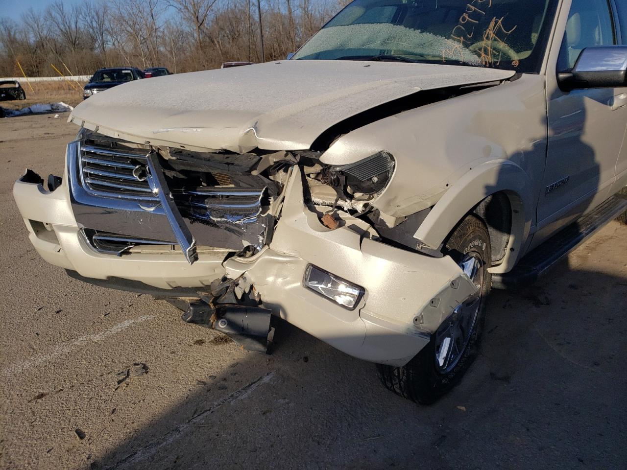 Photo 9 from auction – 2006 FORD EXPLORER L with VIN 1FMEU65836UB01090