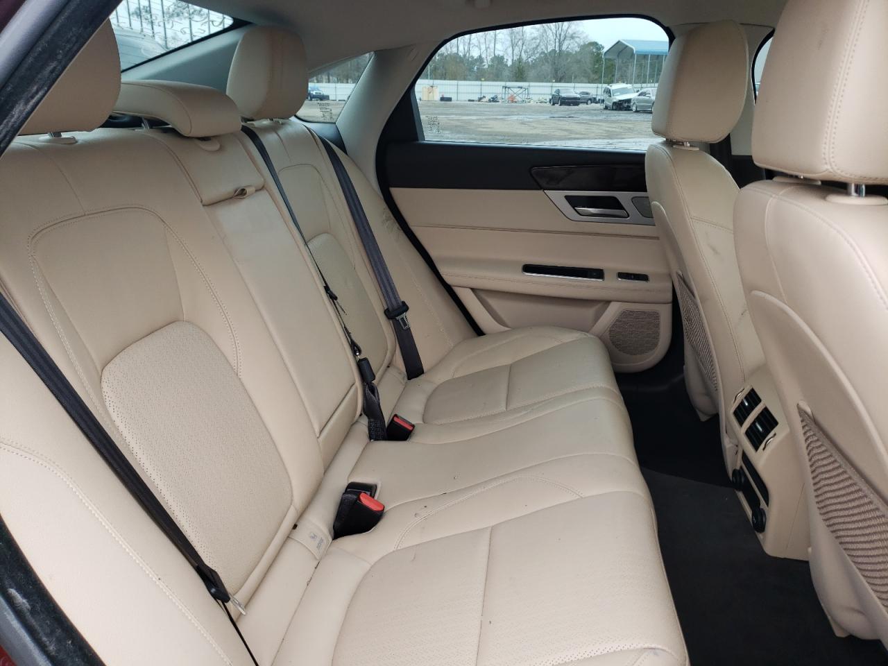 Photo 6 from auction – 2017 JAGUAR XF PRESTIG with VIN SAJBK4BVXHCY28412