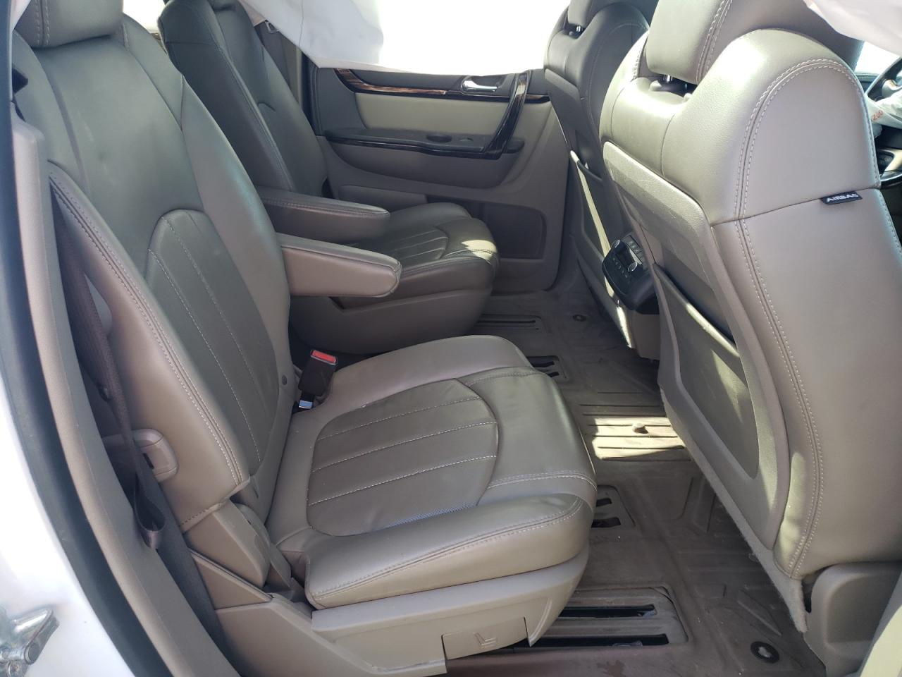 Photo 6 from auction – 2016 GMC ACADIA DEN with VIN 1GKKRTKD4GJ189759