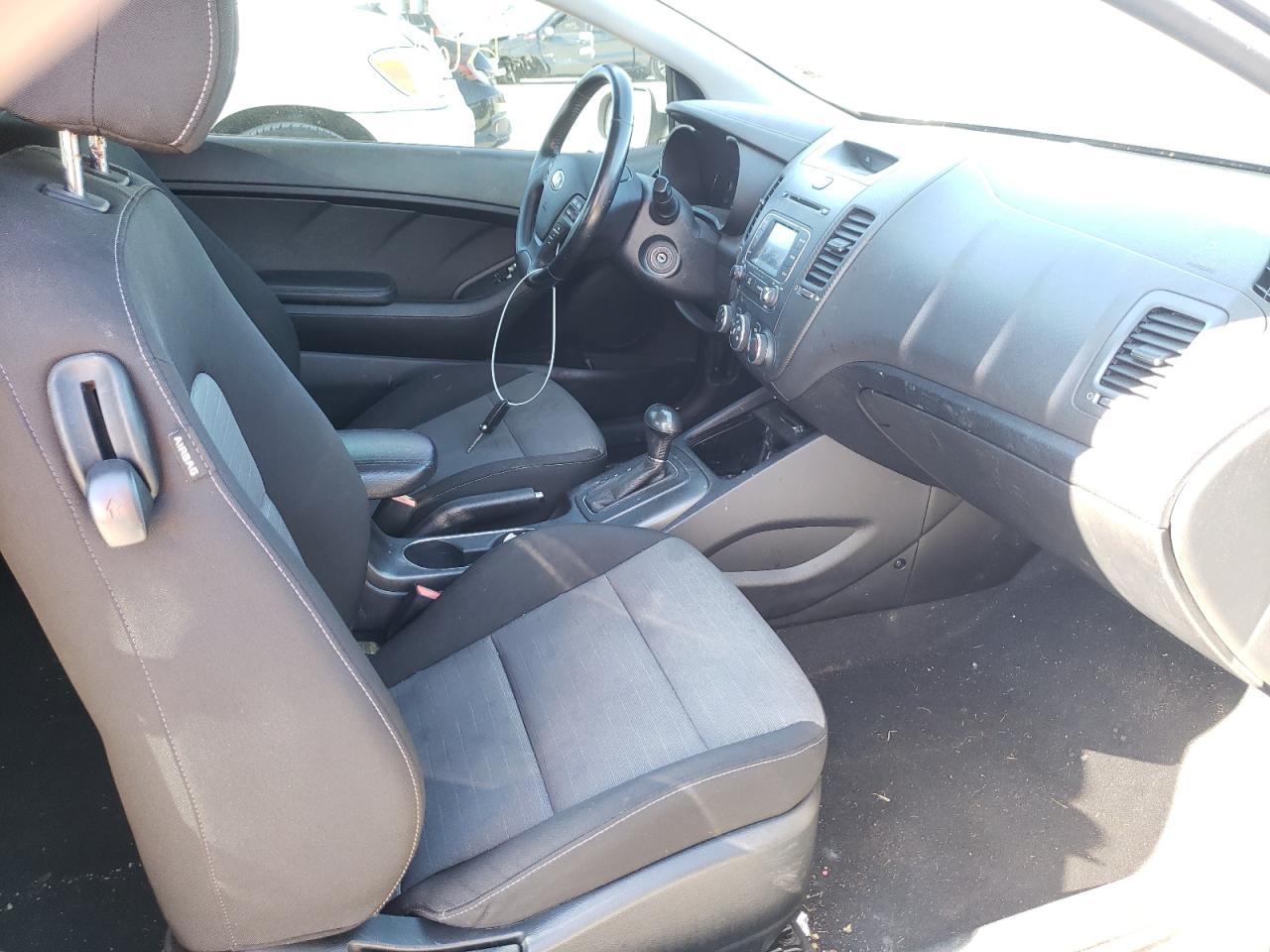 Photo 5 from auction – 2014 KIA FORTE EX with VIN KNAFX6A80E5251394