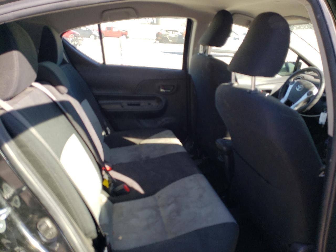 Photo 6 from auction – 2016 TOYOTA PRIUS C with VIN JTDKDTB33G1139324