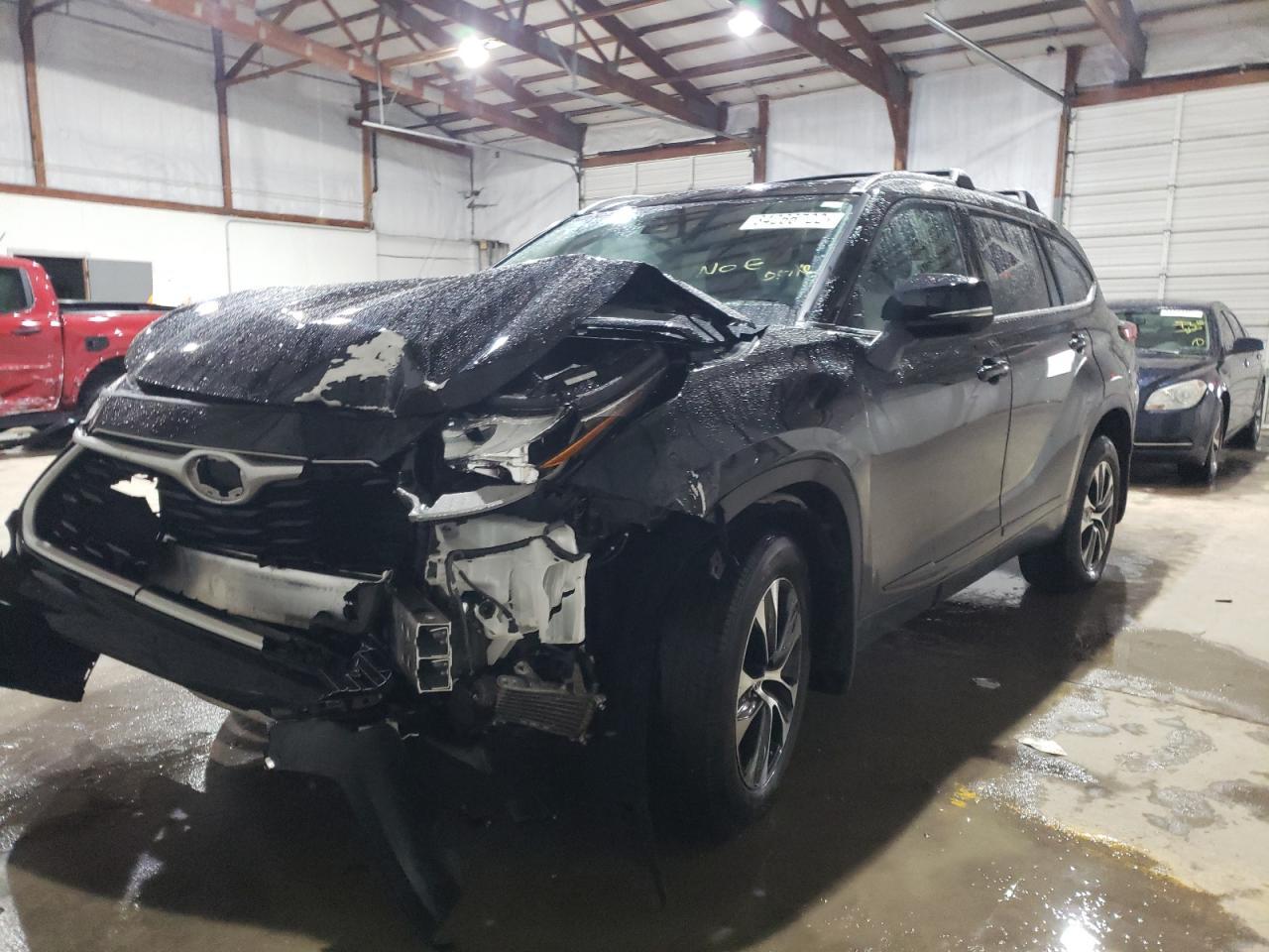 Photo 2 from auction – 2020 TOYOTA HIGHLANDER with VIN 5TDGZRBH9LS026500