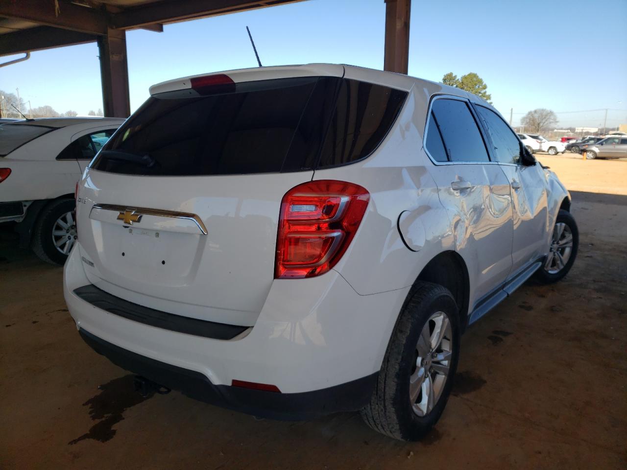 Photo 4 from auction – 2017 CHEVROLET EQUINOX LS with VIN 2GNALBEK7H1551373