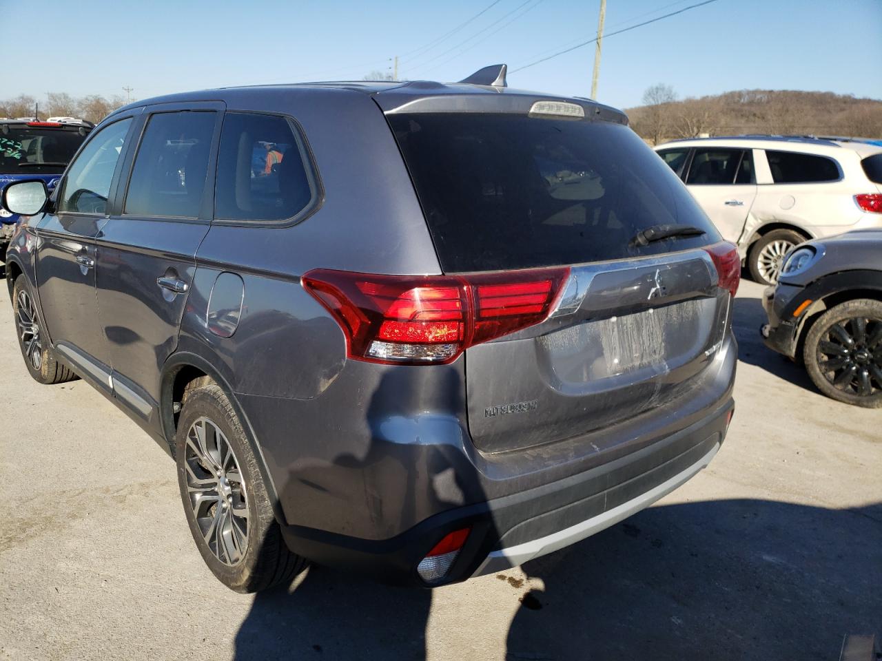 Photo 3 from auction – 2018 MITSUBISHI OUTLANDER with VIN JA4AZ3A35JZ059217