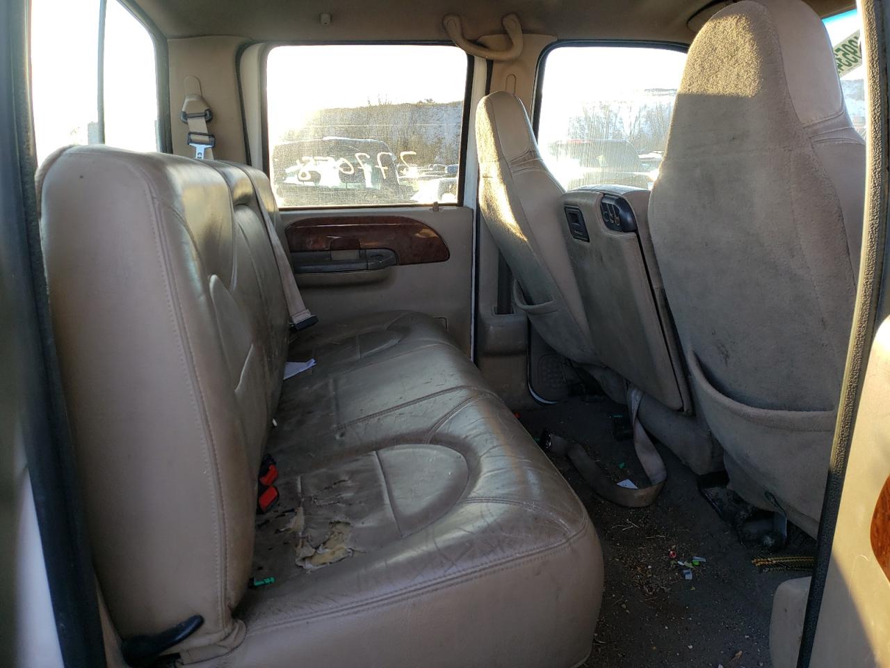 Photo 6 from auction – 2000 FORD F350 SUPER with VIN 1FTWW33F9YEA54826
