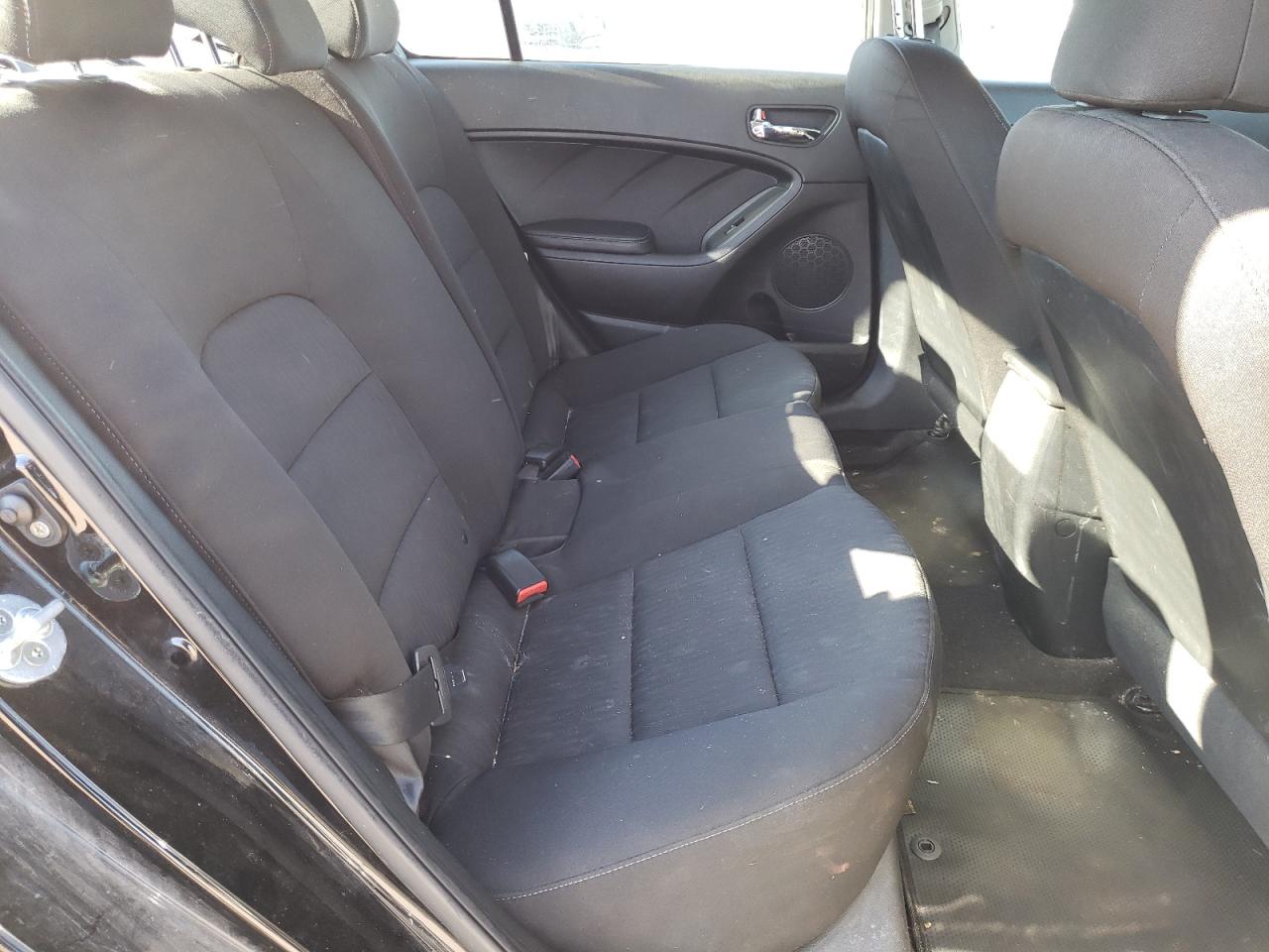 Photo 6 from auction – 2016 KIA FORTE LX with VIN KNAFK4A63G5586671